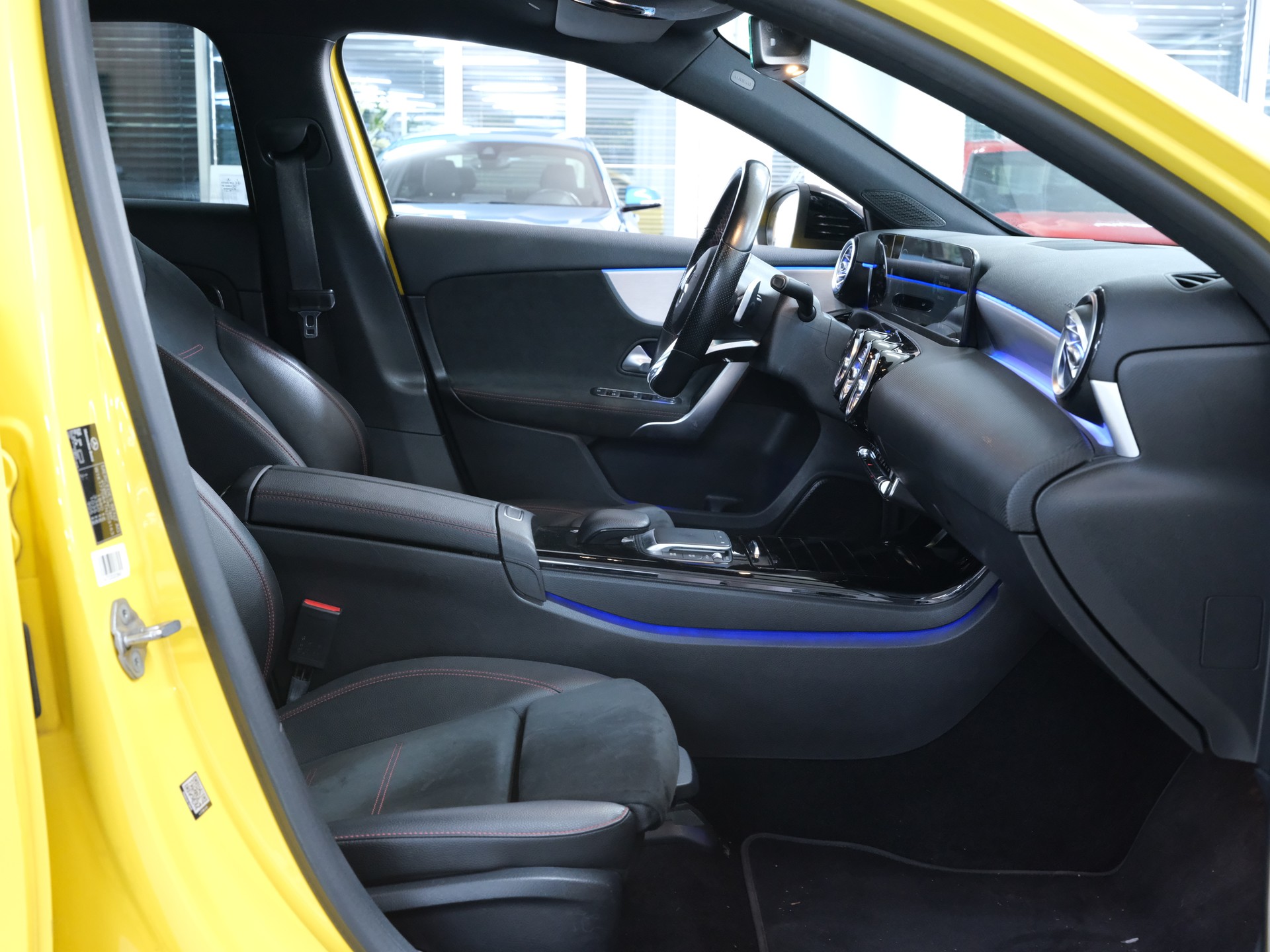 MERCEDES-BENZ A 180 Night Star AMG Line 7G-DCT *360 Kamera* *AMG LINE* *Panorama*-image-20