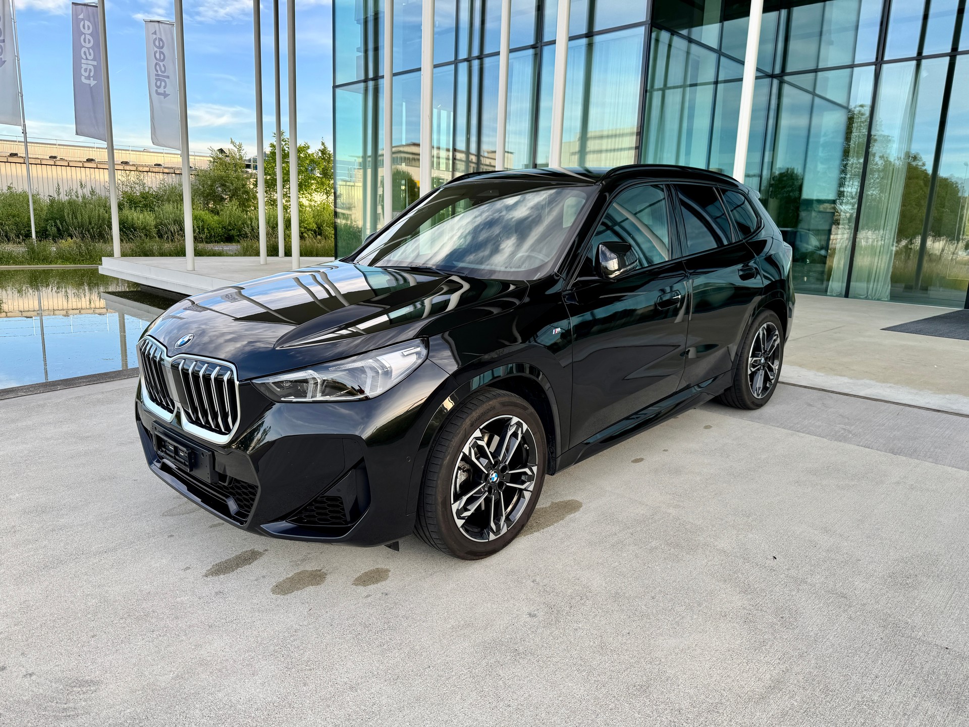 BMW 23i M Sport xDrive-image-0