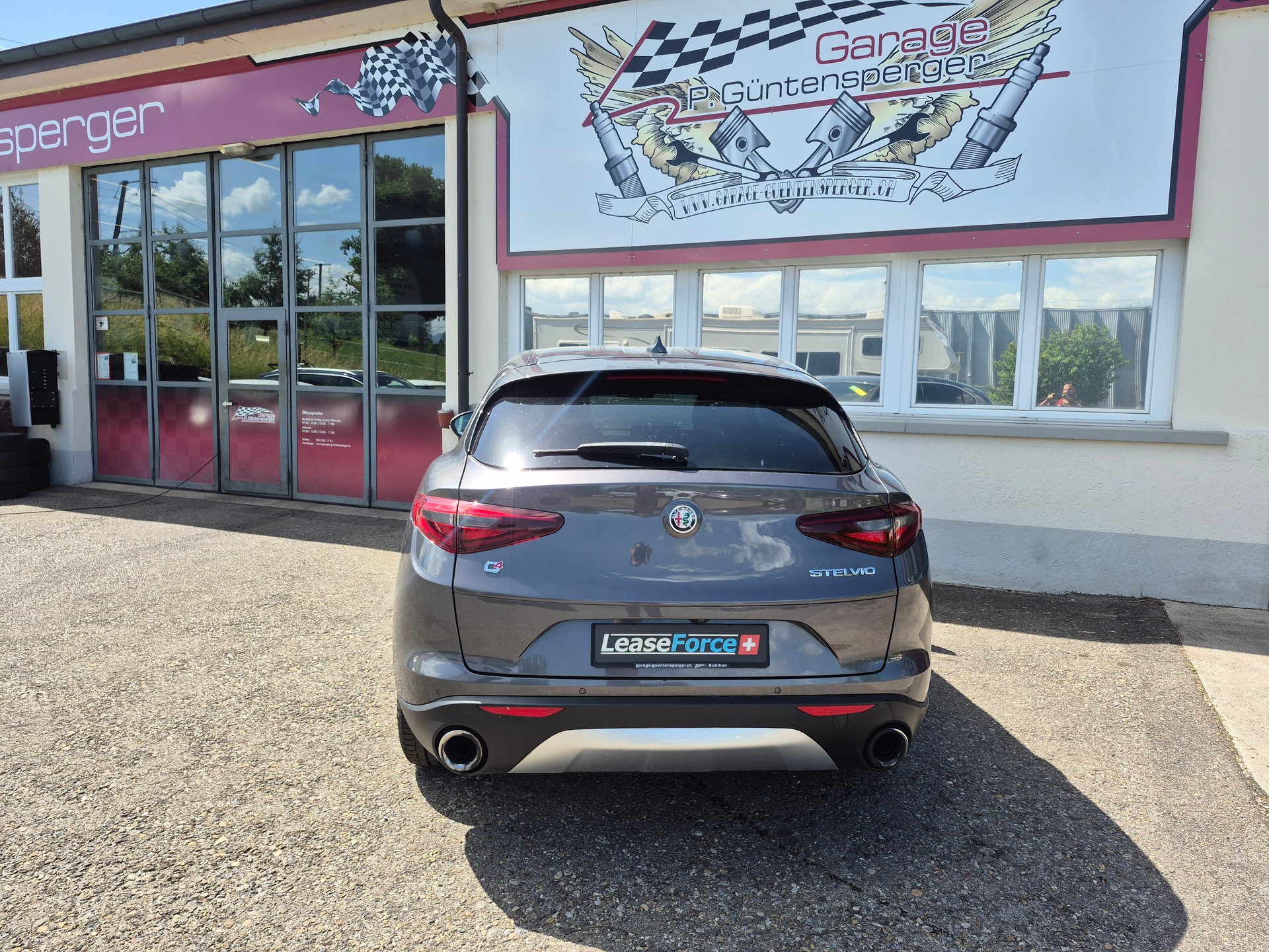 ALFA ROMEO Stelvio 2.0 Executive Q4 Automatic-image-4