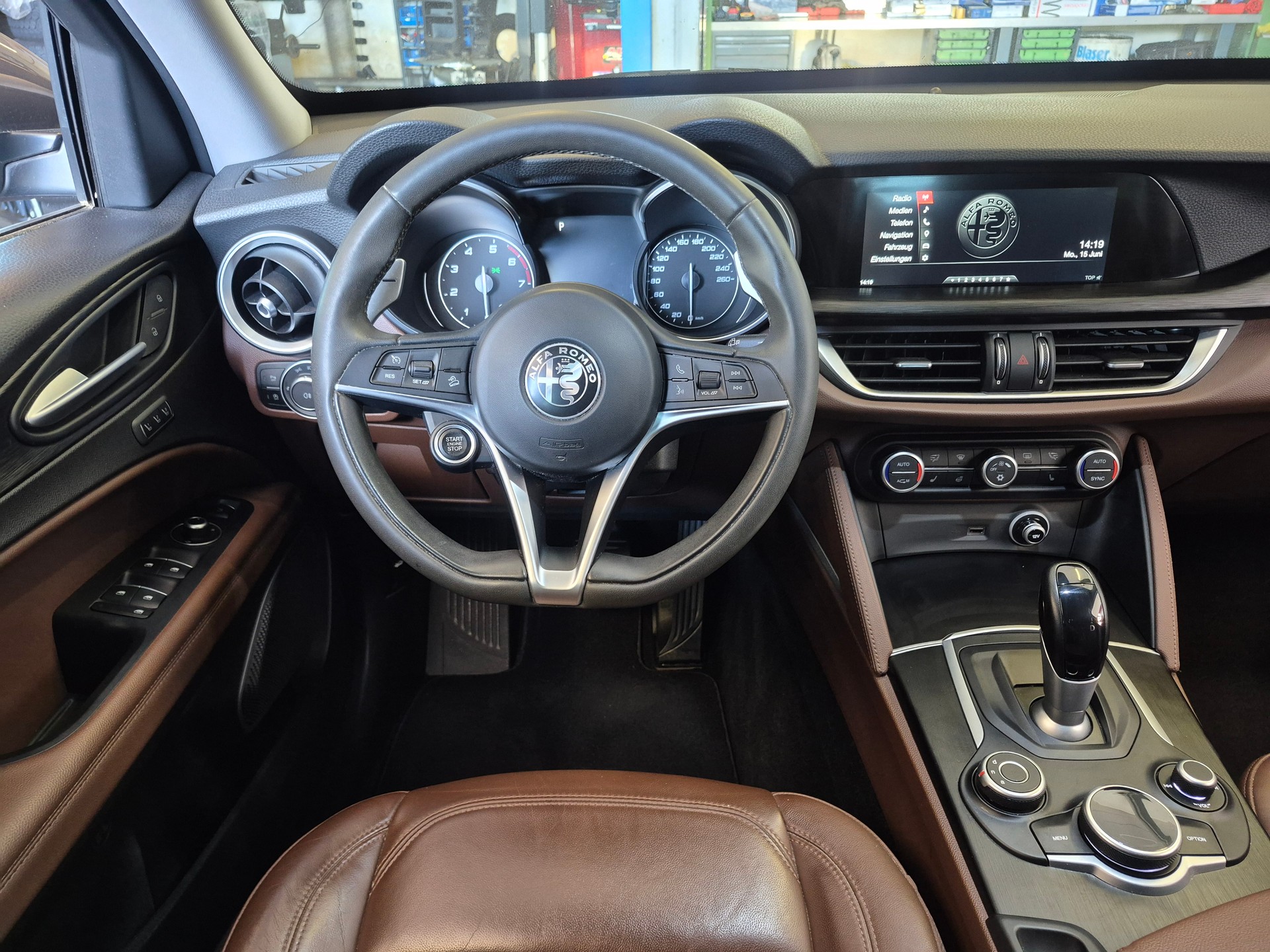 ALFA ROMEO Stelvio 2.0 Executive Q4 Automatic-image-10