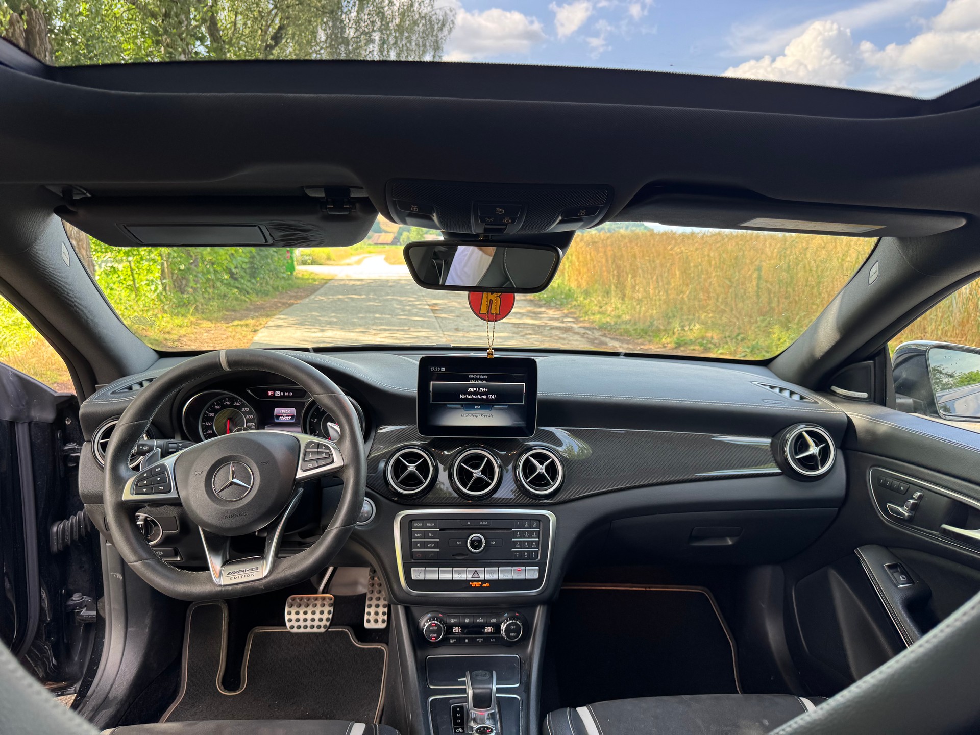 MERCEDES-BENZ CLA 45 AMG 4m-image-4