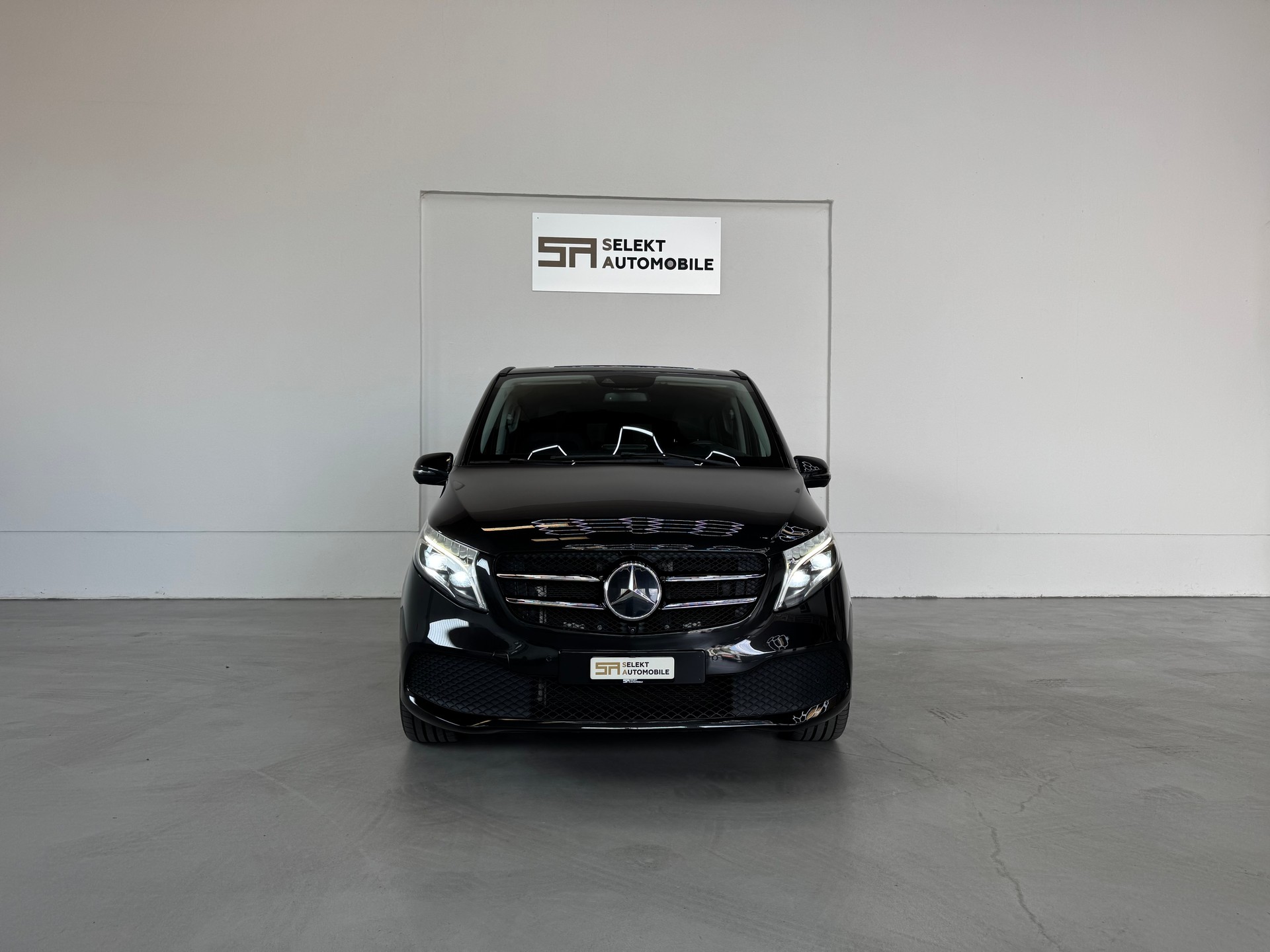 MERCEDES-BENZ V 300 d lang Avantgarde 4Matic 9G-Tronic-image-2