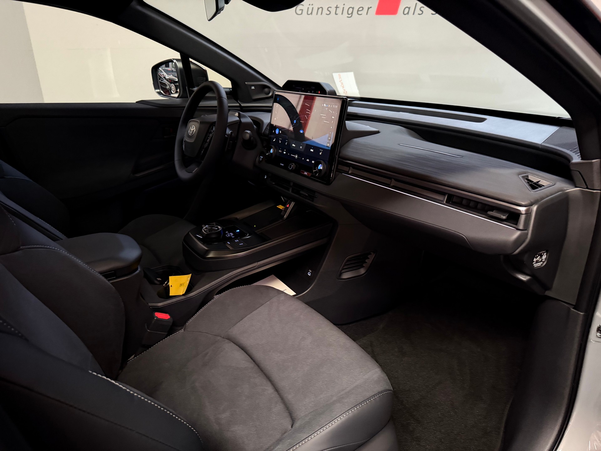 TOYOTA C-HR+ 77 kWh Premium AWD-image-19