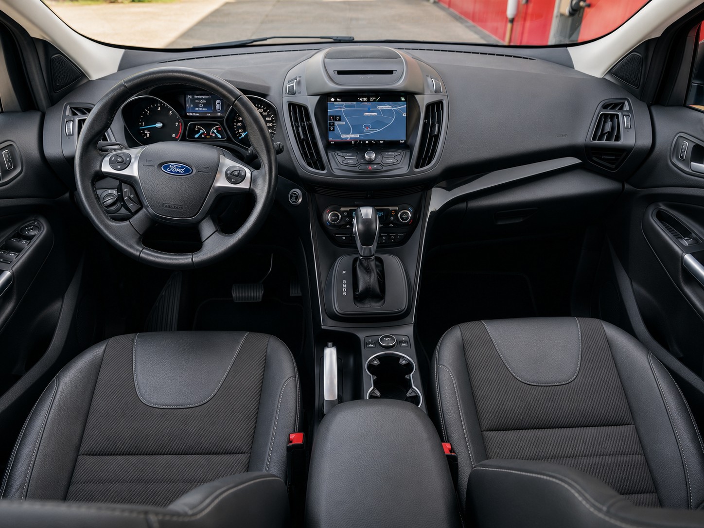 FORD Kuga 2.0 TDCi Titanium S 4WD PowerShift-image-2