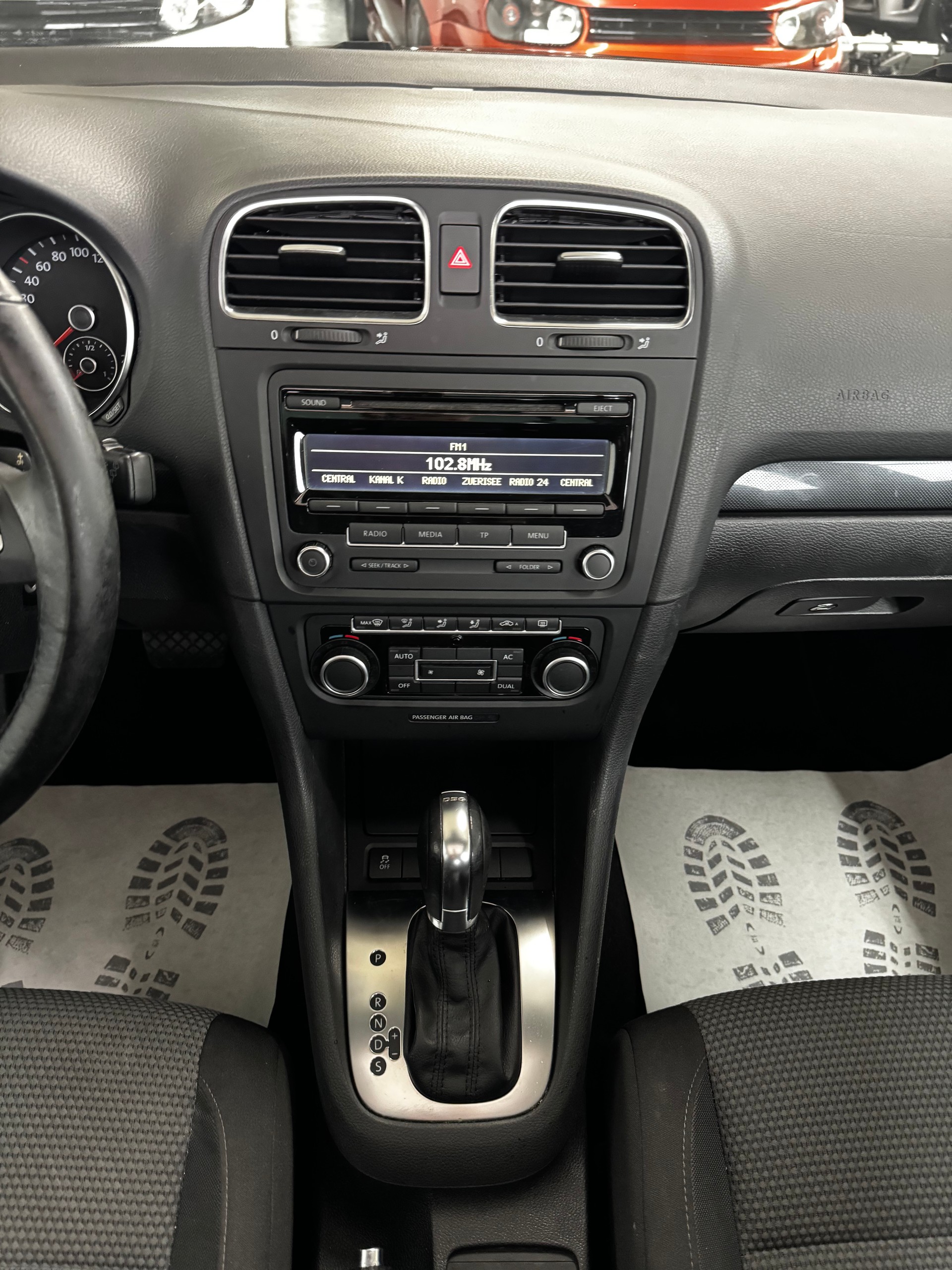 VW Golf Variant 1.2 TSI Comfortline DSG-image-15