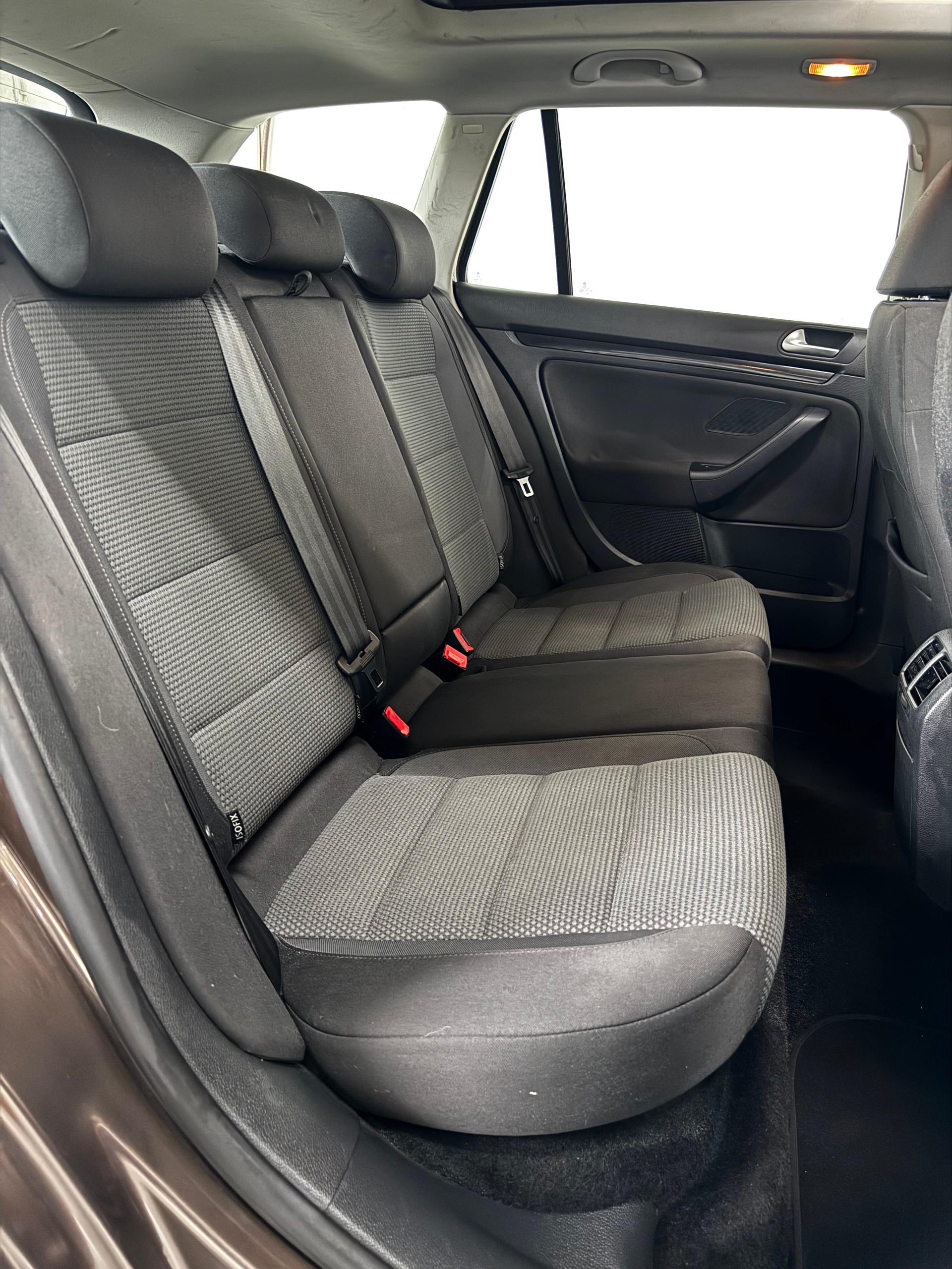 VW Golf Variant 1.2 TSI Comfortline DSG-image-22