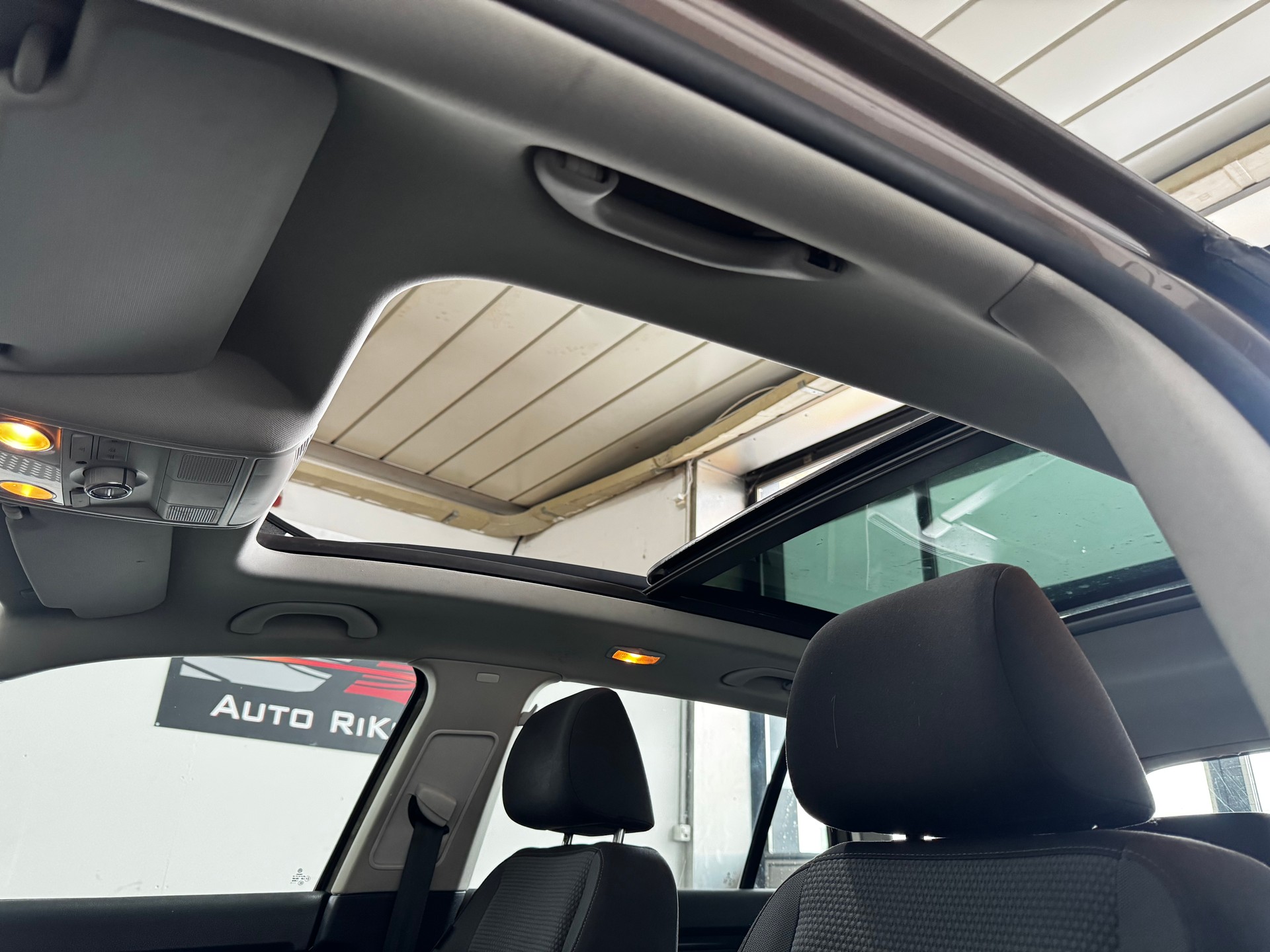 VW Golf Variant 1.2 TSI Comfortline DSG-image-18