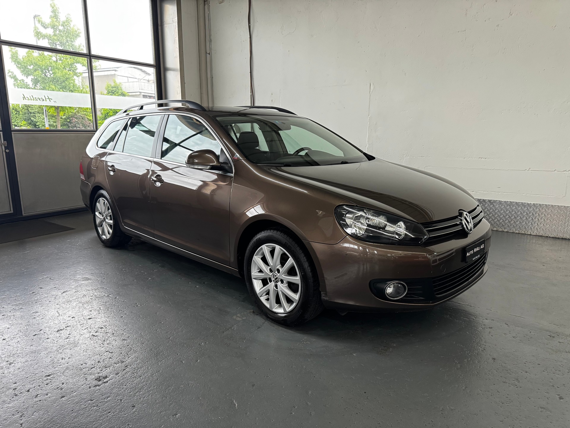 VW Golf Variant 1.2 TSI Comfortline DSG-image-1