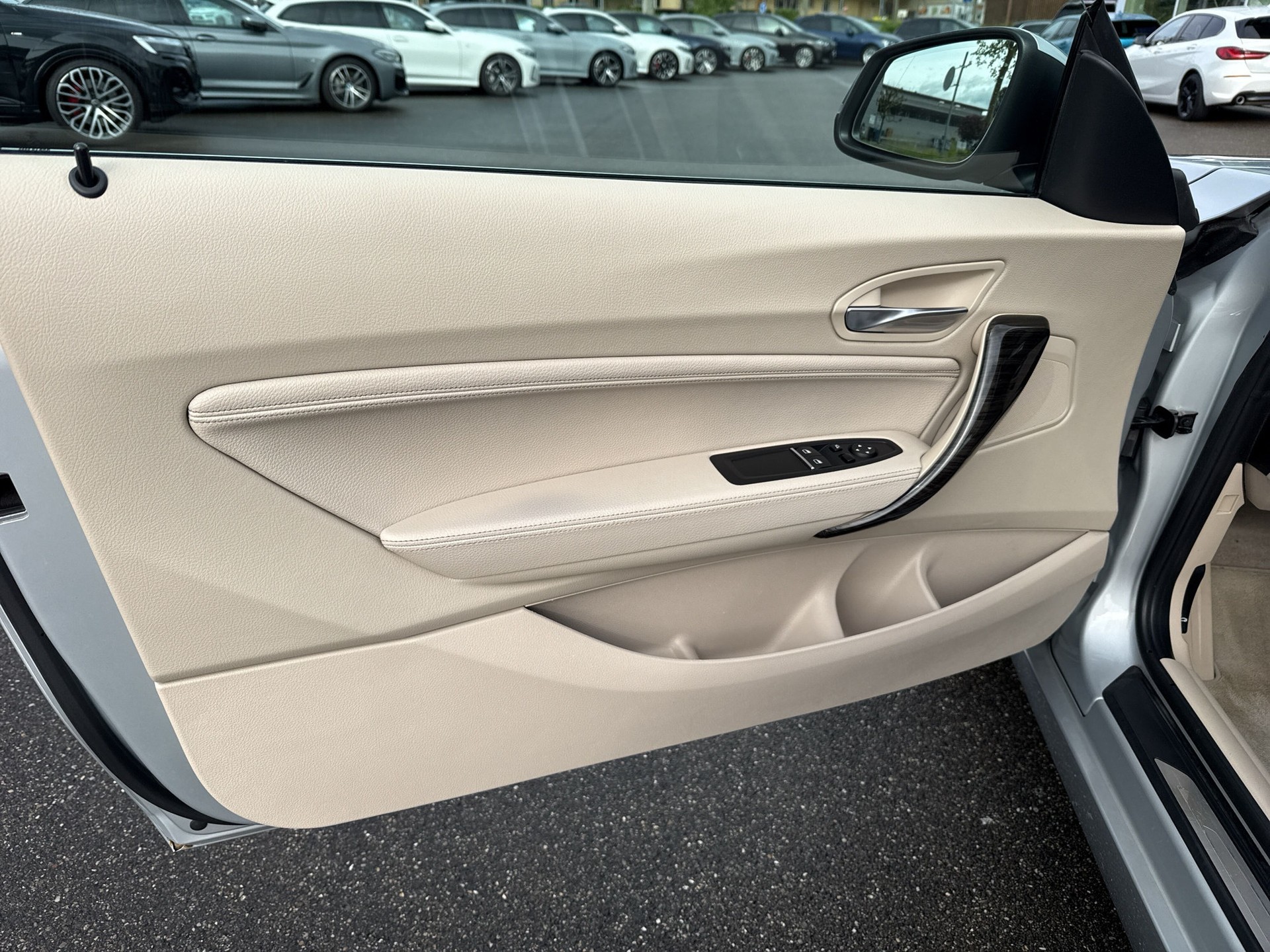 BMW 220i Luxury Line Steptronic-image-16