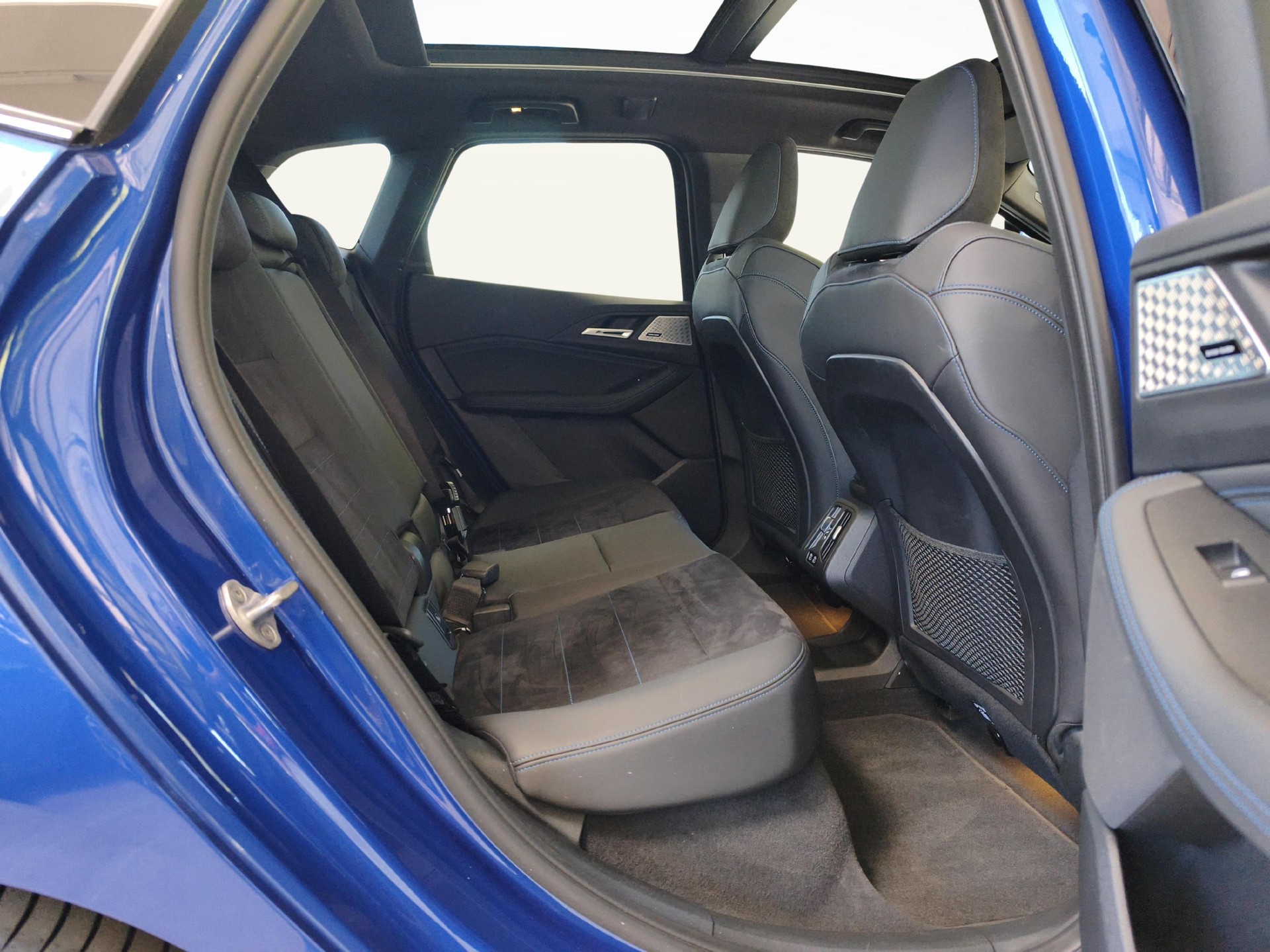 BMW 225e xDrive paddles Active Tourer-image-12