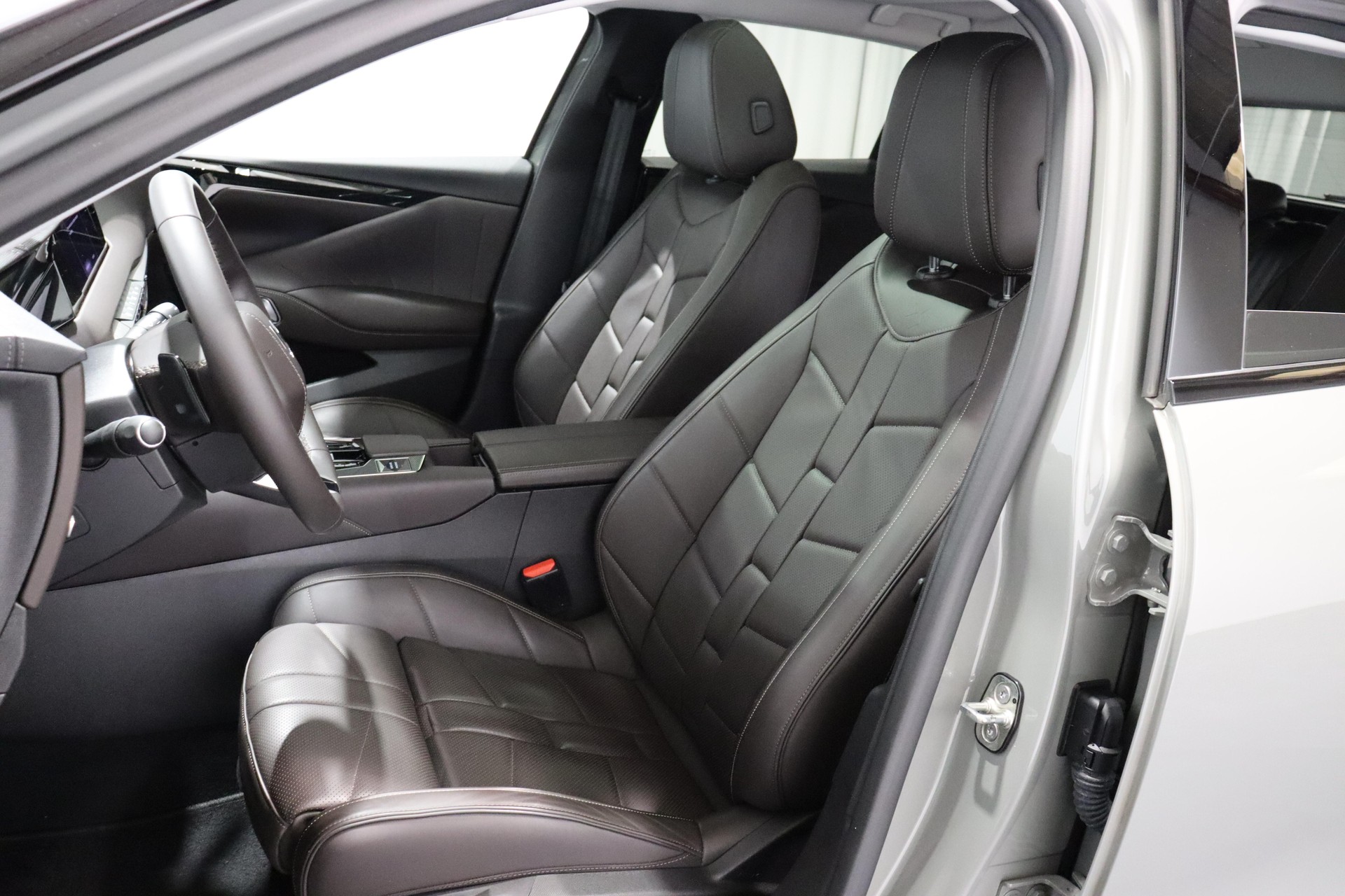 DS AUTOMOBILES 4 1.6 E-Tense La Première-image-3
