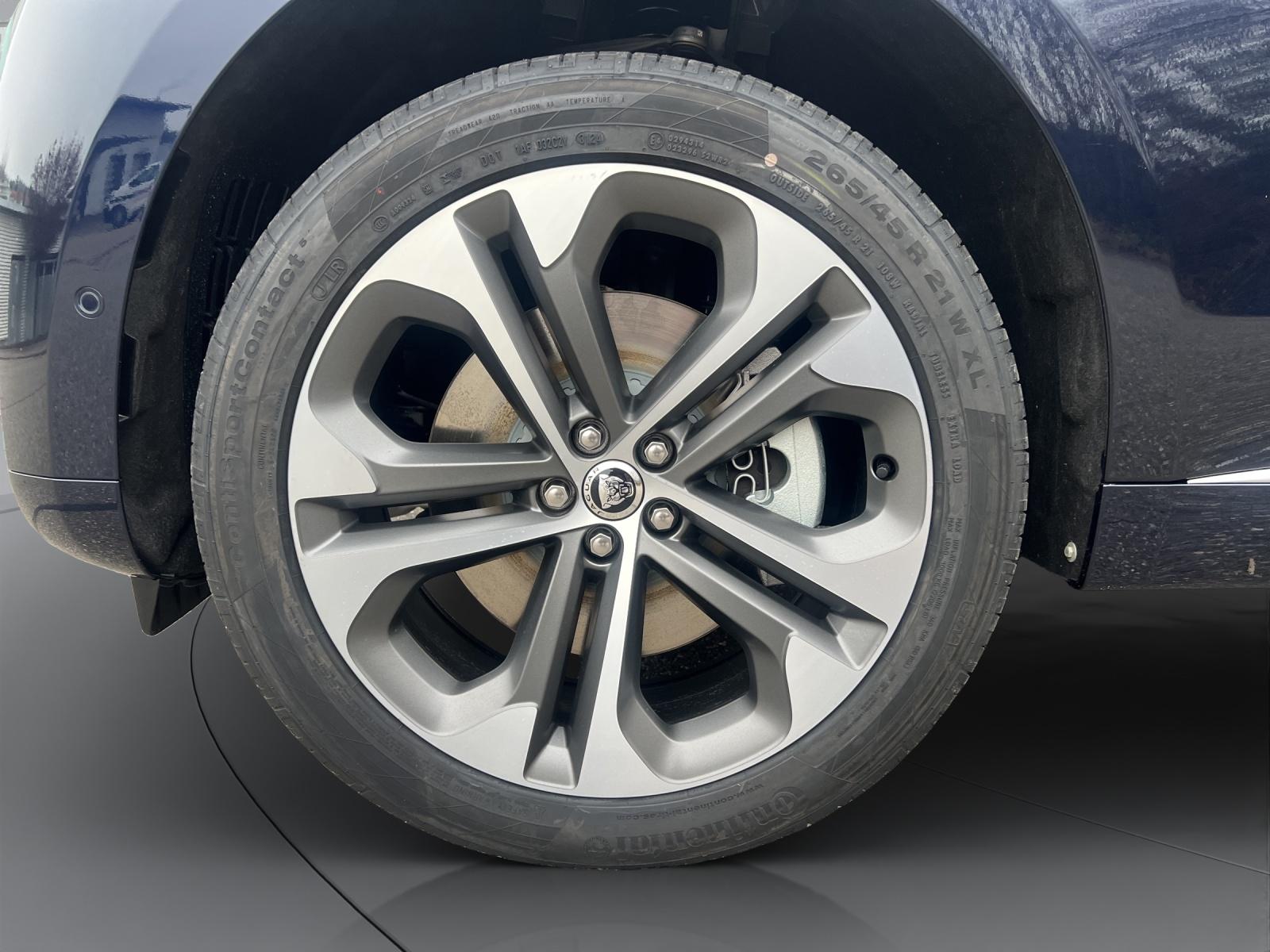 JAGUAR F-Pace 2.0 P400e R-Dynamic HSE 90th Anniversary Ed. AWD mit Anhängerkupplung-image-16