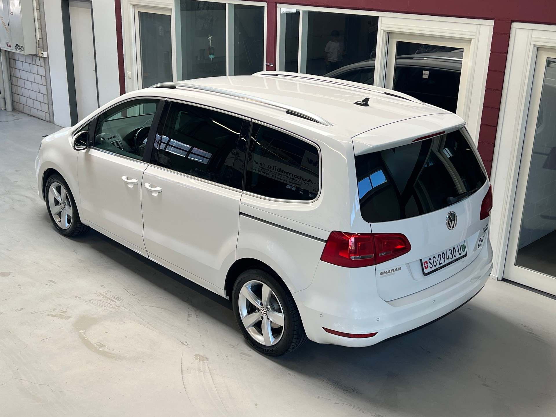 VW Sharan 2.0 TDI BlueMotion Technology Highline DSG-image-4