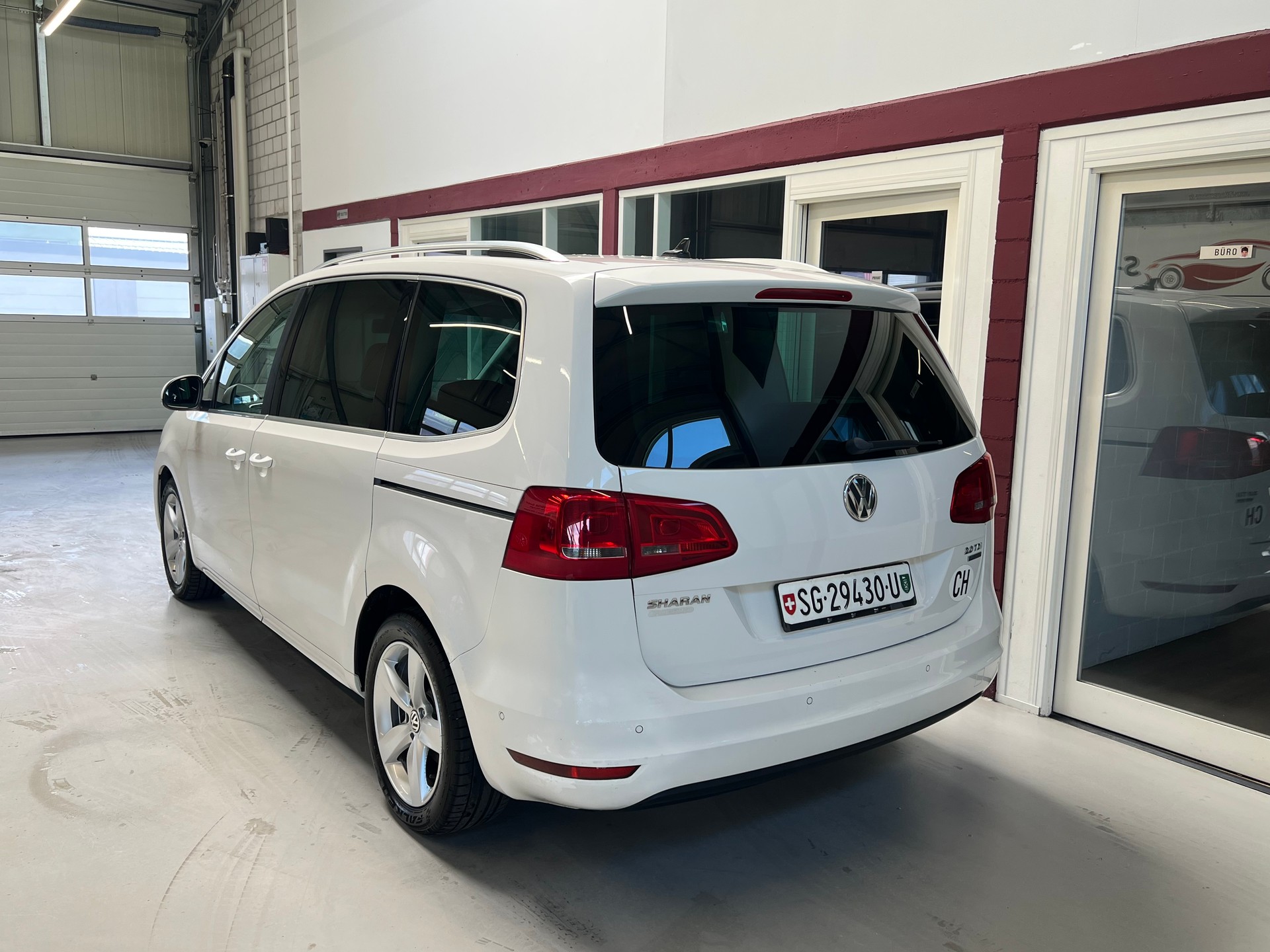 VW Sharan 2.0 TDI BlueMotion Technology Highline DSG-image-5