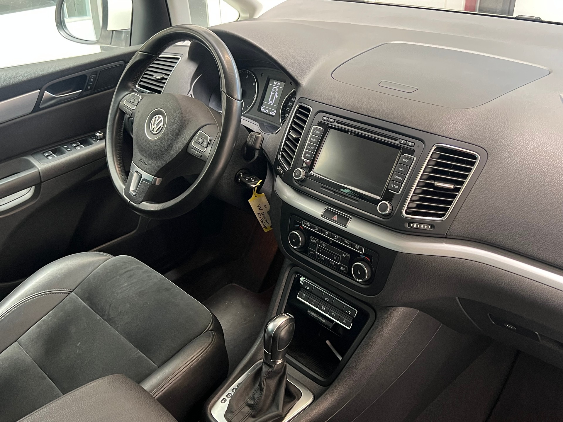 VW Sharan 2.0 TDI BlueMotion Technology Highline DSG-image-12