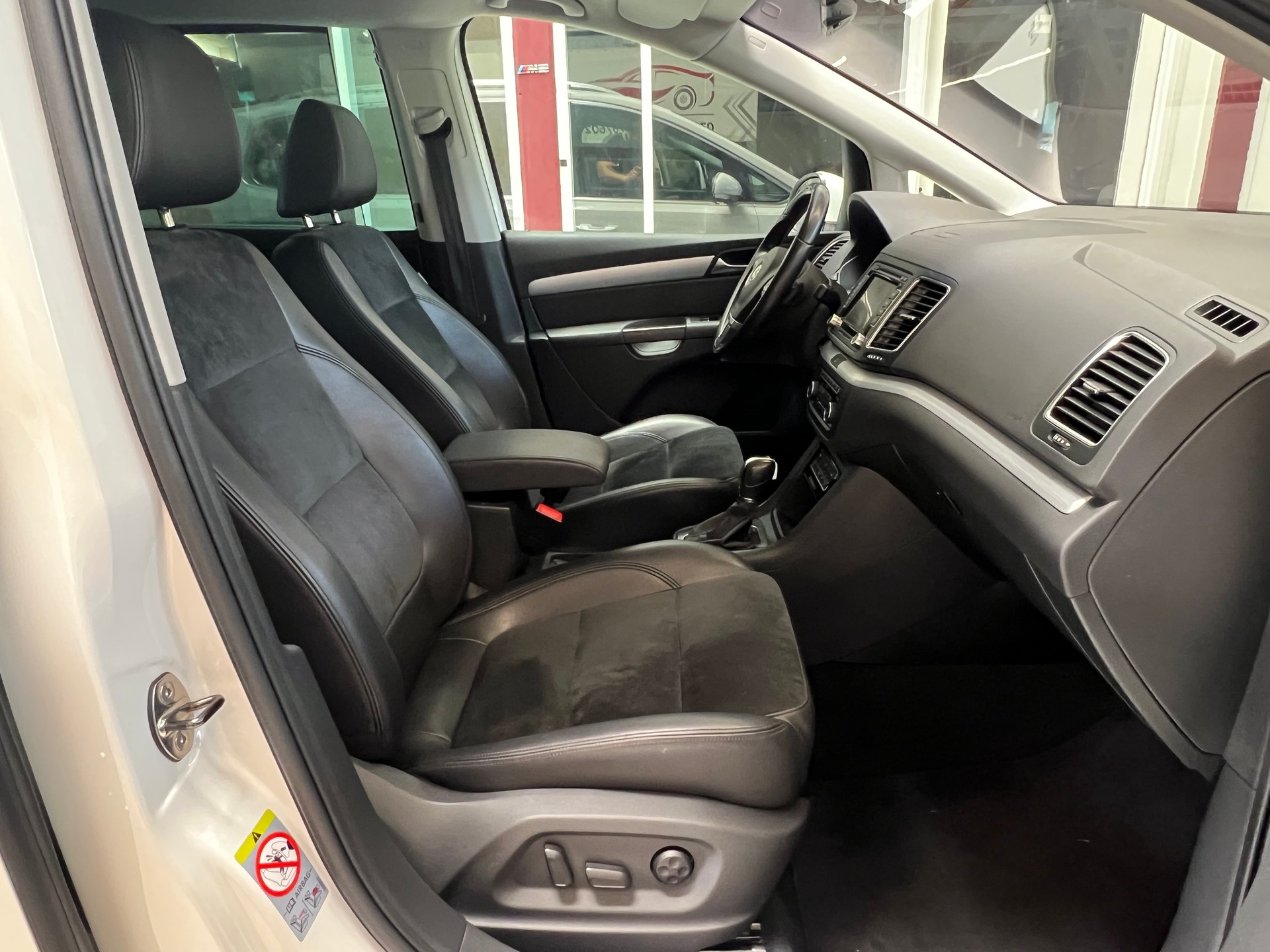 VW Sharan 2.0 TDI BlueMotion Technology Highline DSG-image-13