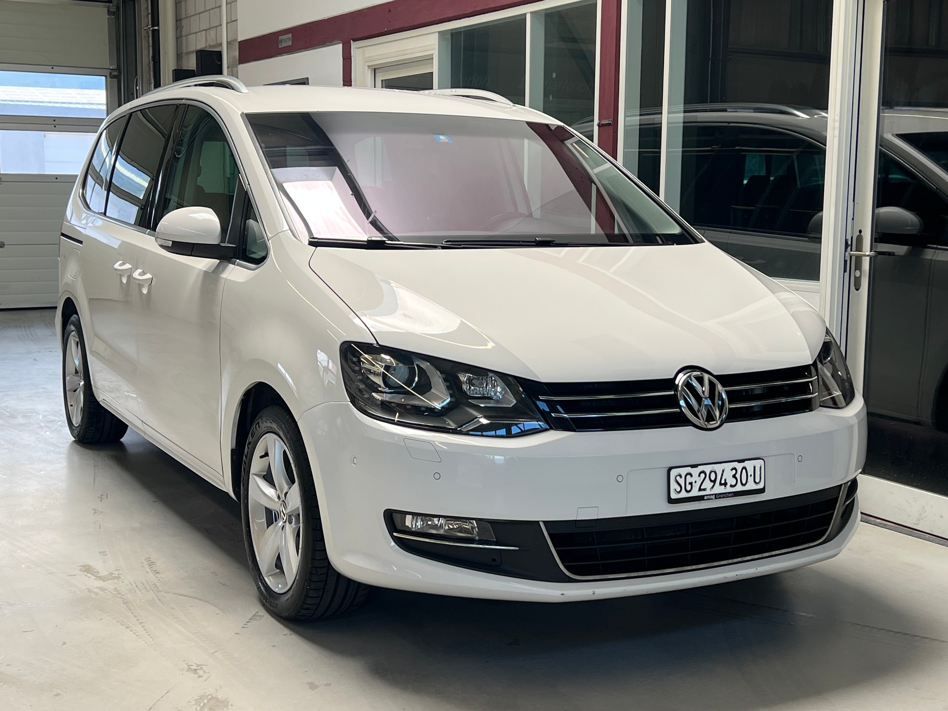 VW Sharan 2.0 TDI BlueMotion Technology Highline DSG-image-9