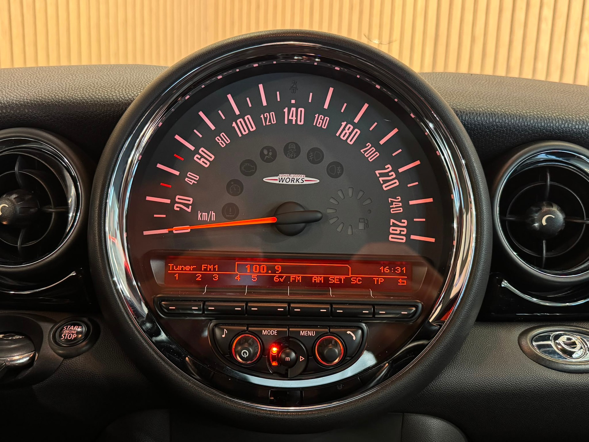MINI Cooper John Cooper Works Cabriolet-image-14