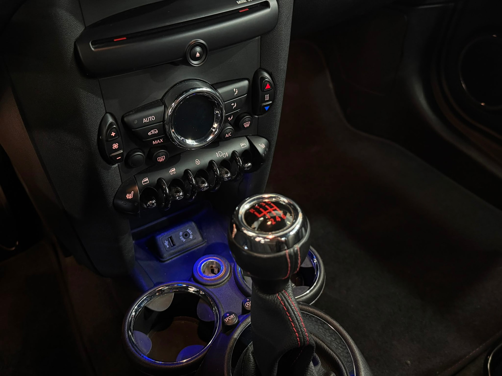 MINI Cooper John Cooper Works Cabriolet-image-12