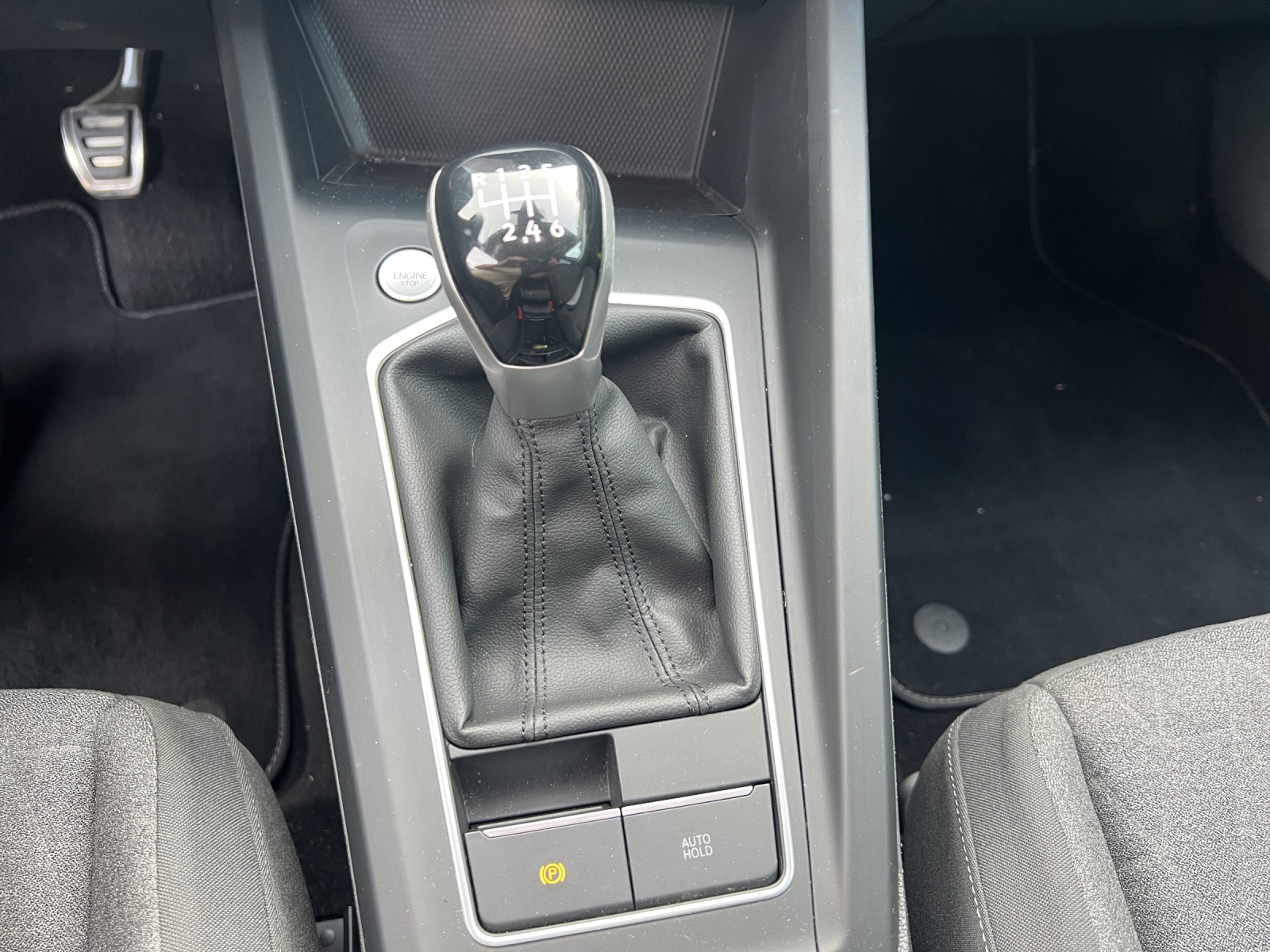 VW Golf 1.0 TSI Life-image-10