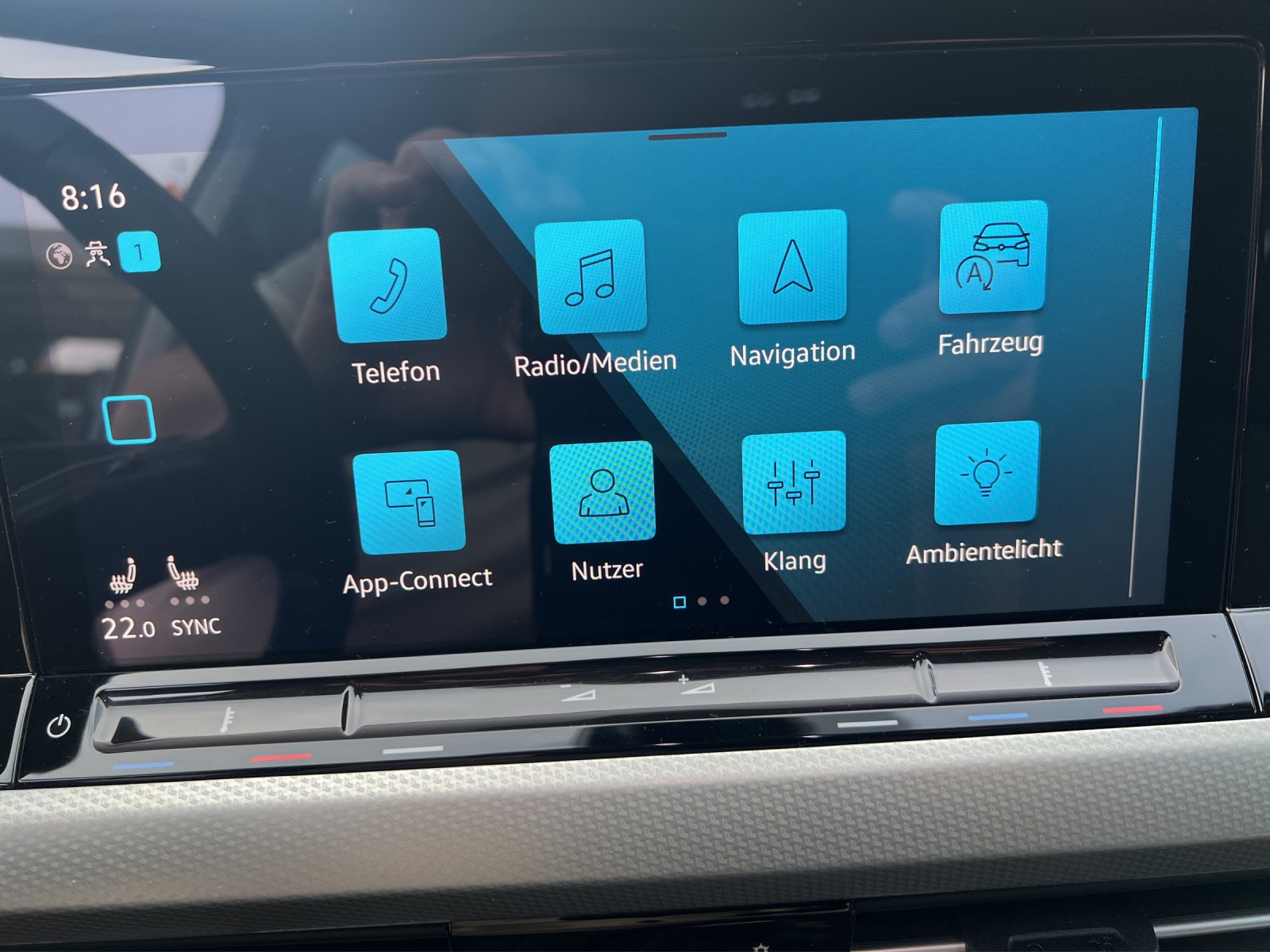 VW Golf 1.0 TSI Life-image-11