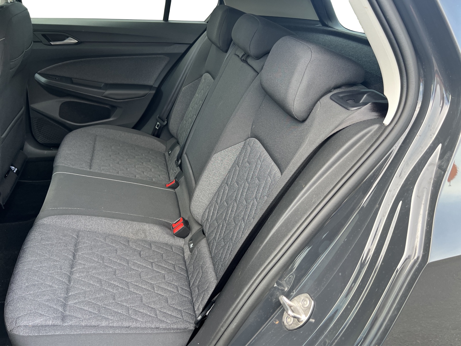 VW Golf 1.0 TSI Life-image-14