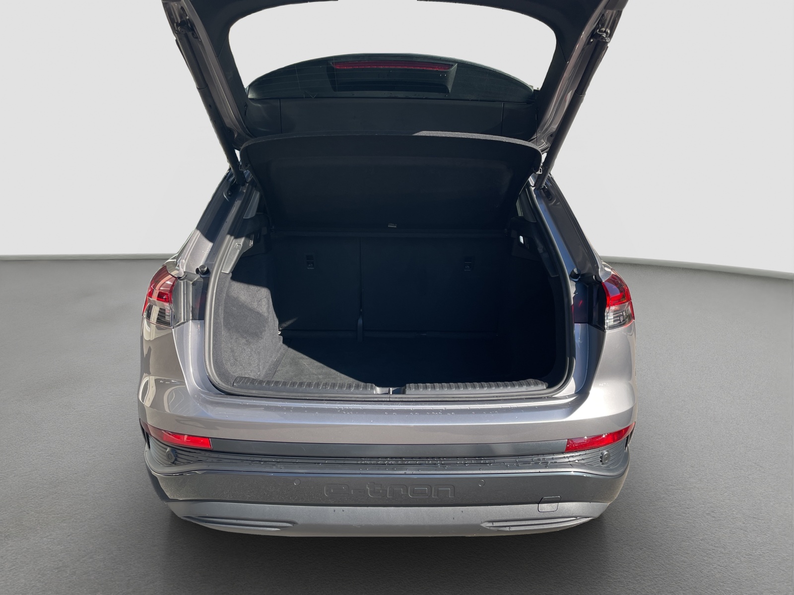 AUDI Q4 e-tron 50 quattro-image-9