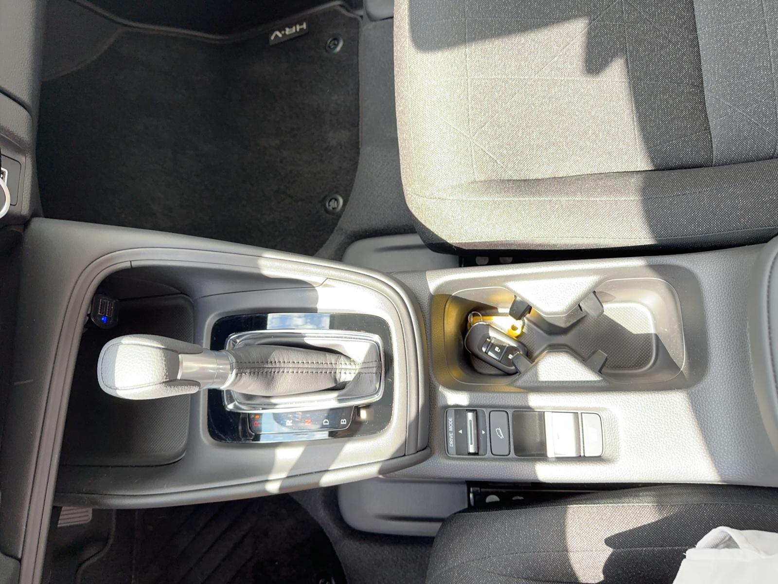 HONDA HR-V 1.5 i-MMD Elegance-image-22