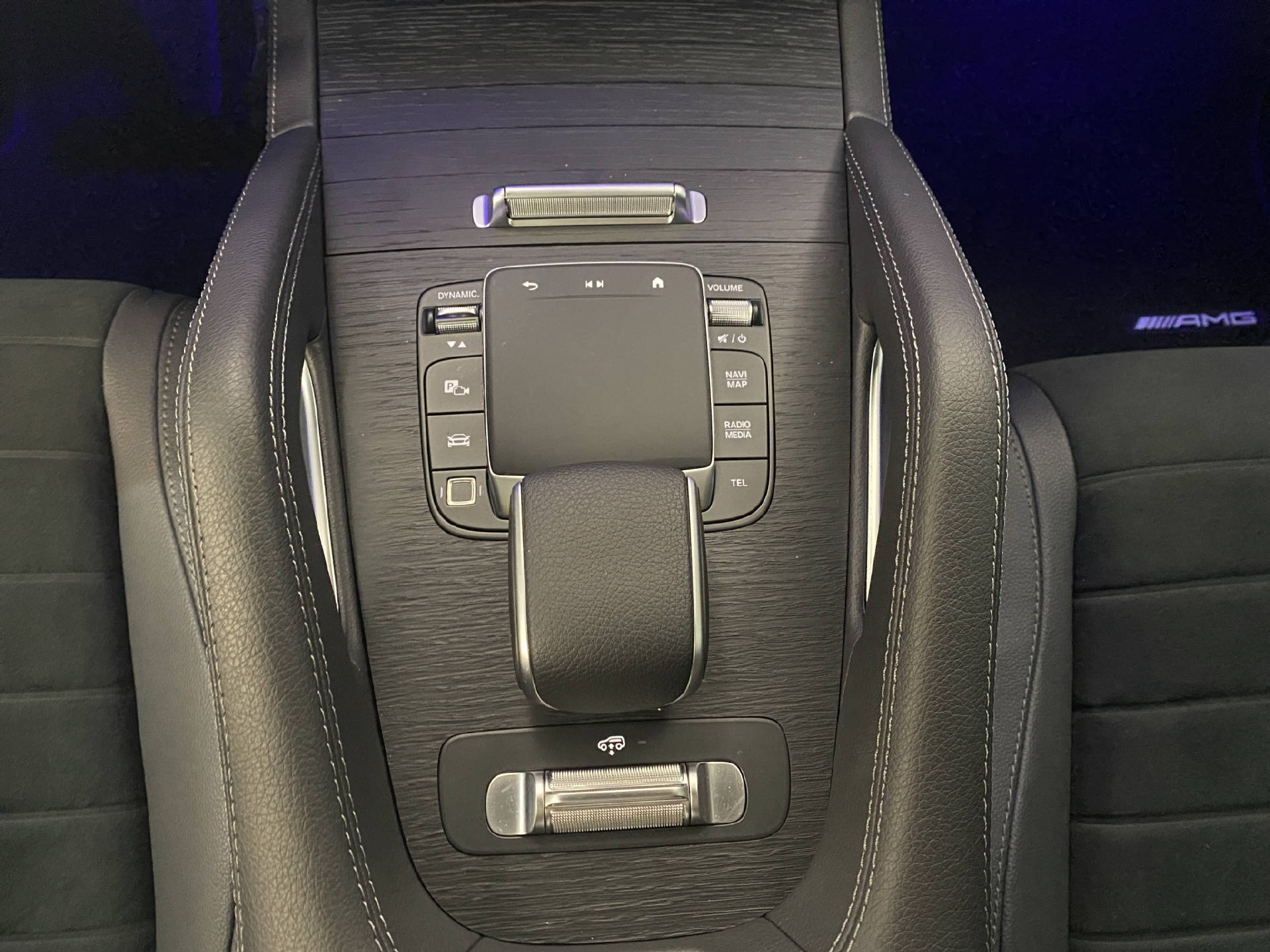 MERCEDES-BENZ GLE 450 d Coupé AMG Line-image-9
