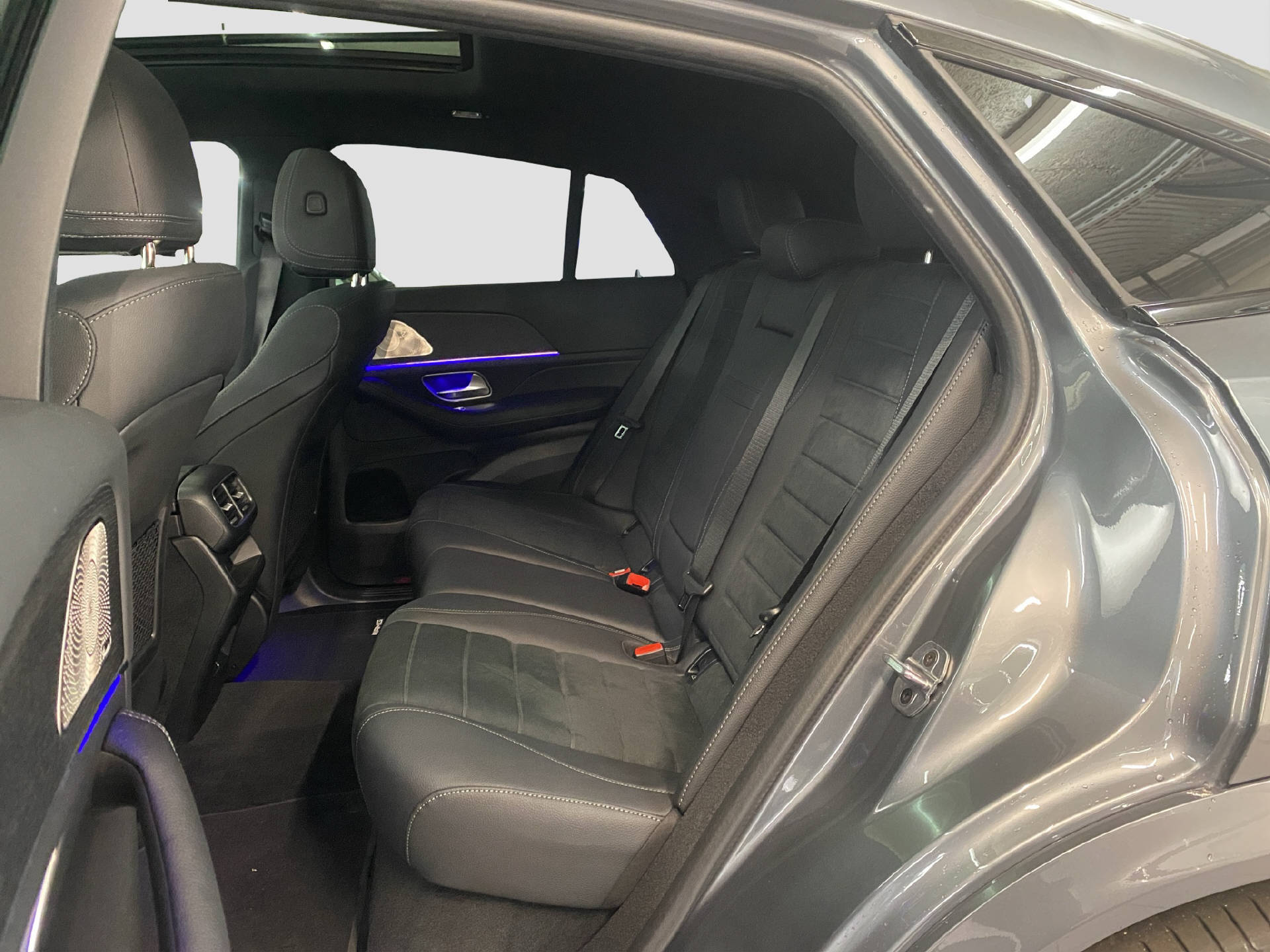 MERCEDES-BENZ GLE 450 d Coupé AMG Line-image-12