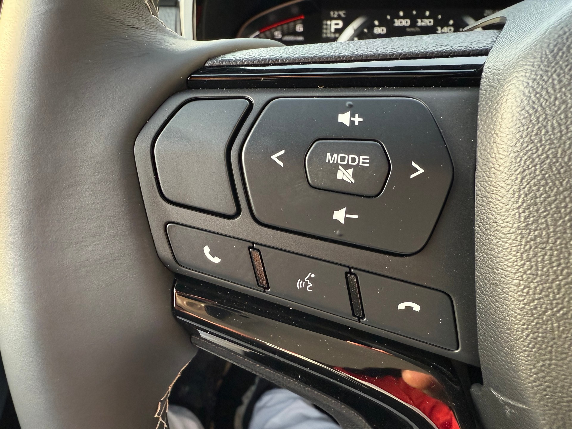 ISUZU D-MAX 1.9 CrewCab N60 Nitro Sport 4x4-image-11