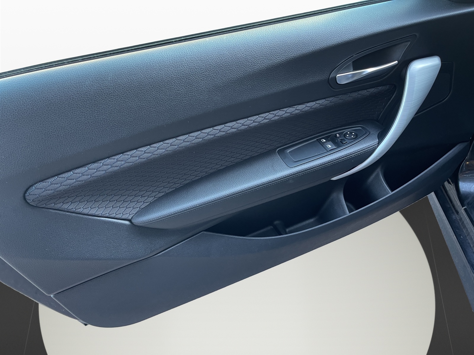 BMW 220d xDrive M Sport Steptronic-image-9