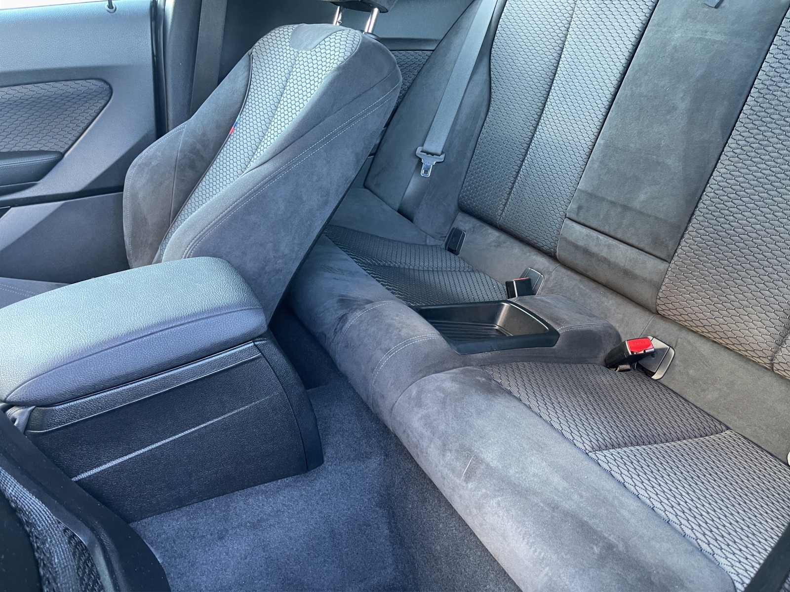 BMW 220d xDrive M Sport Steptronic-image-17