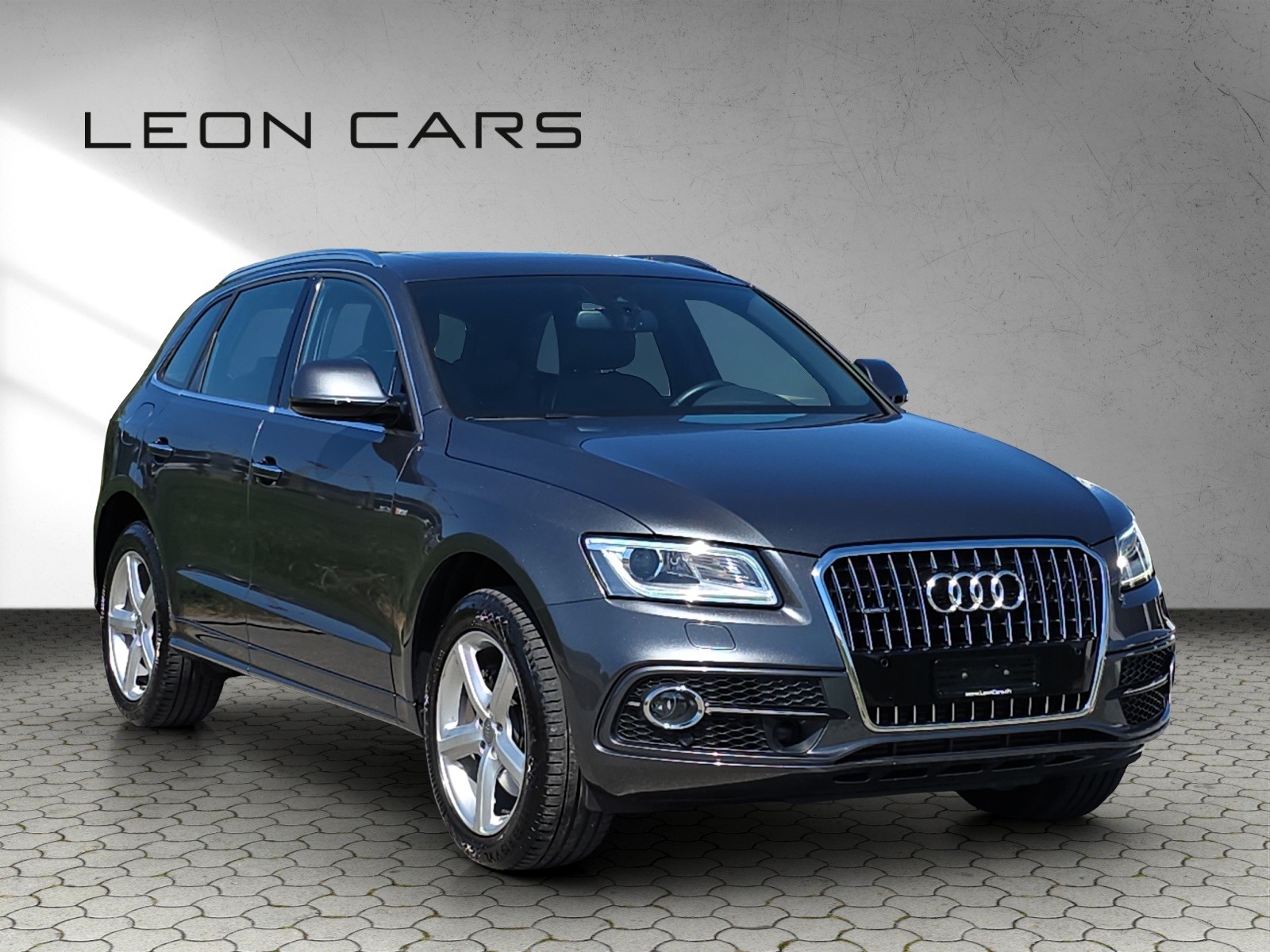 AUDI Q5 3.0 TDI clean quattro S-tronic S-Line-showroom-element-2