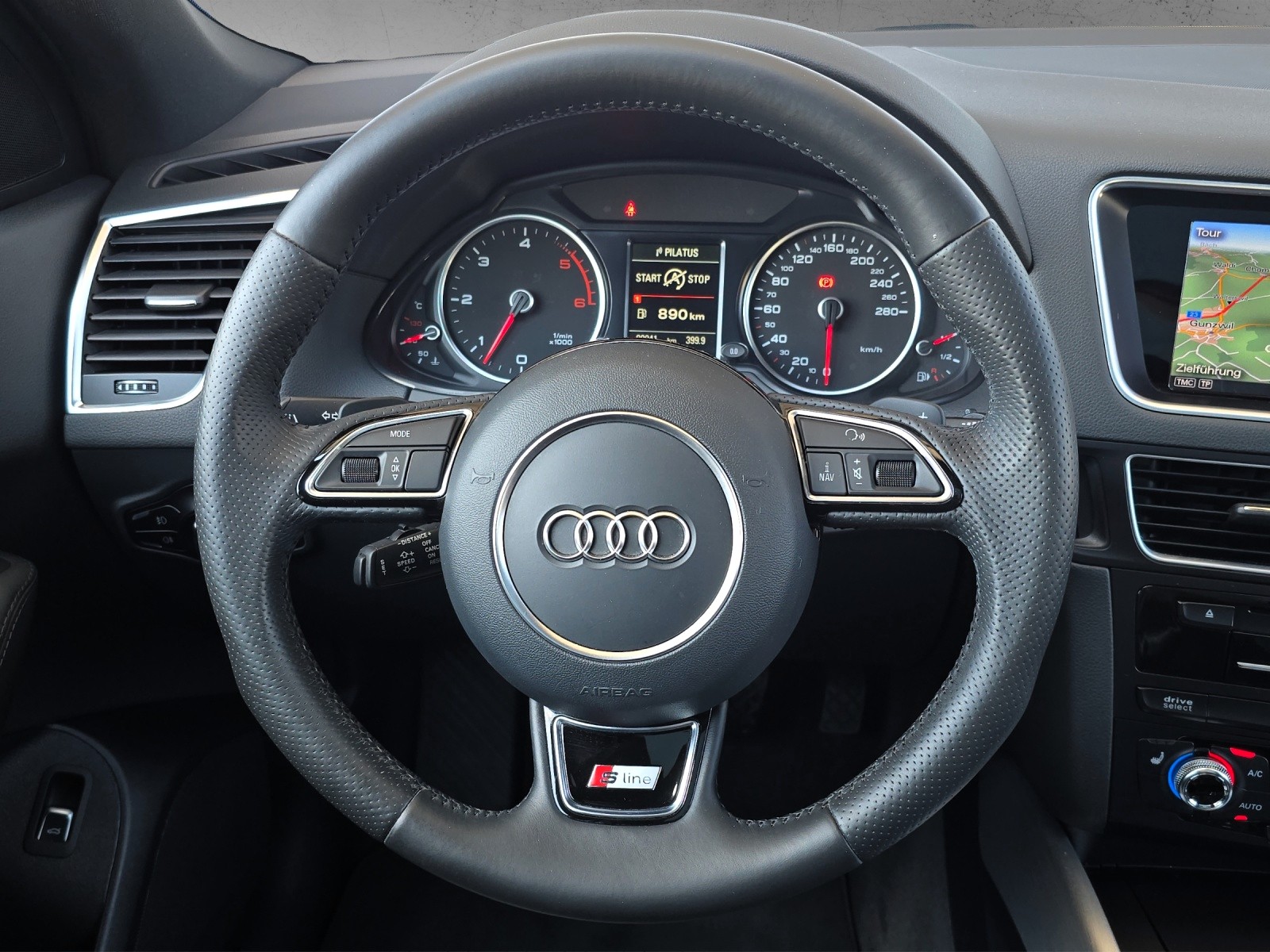 AUDI Q5 3.0 TDI clean quattro S-tronic S-Line-image-13
