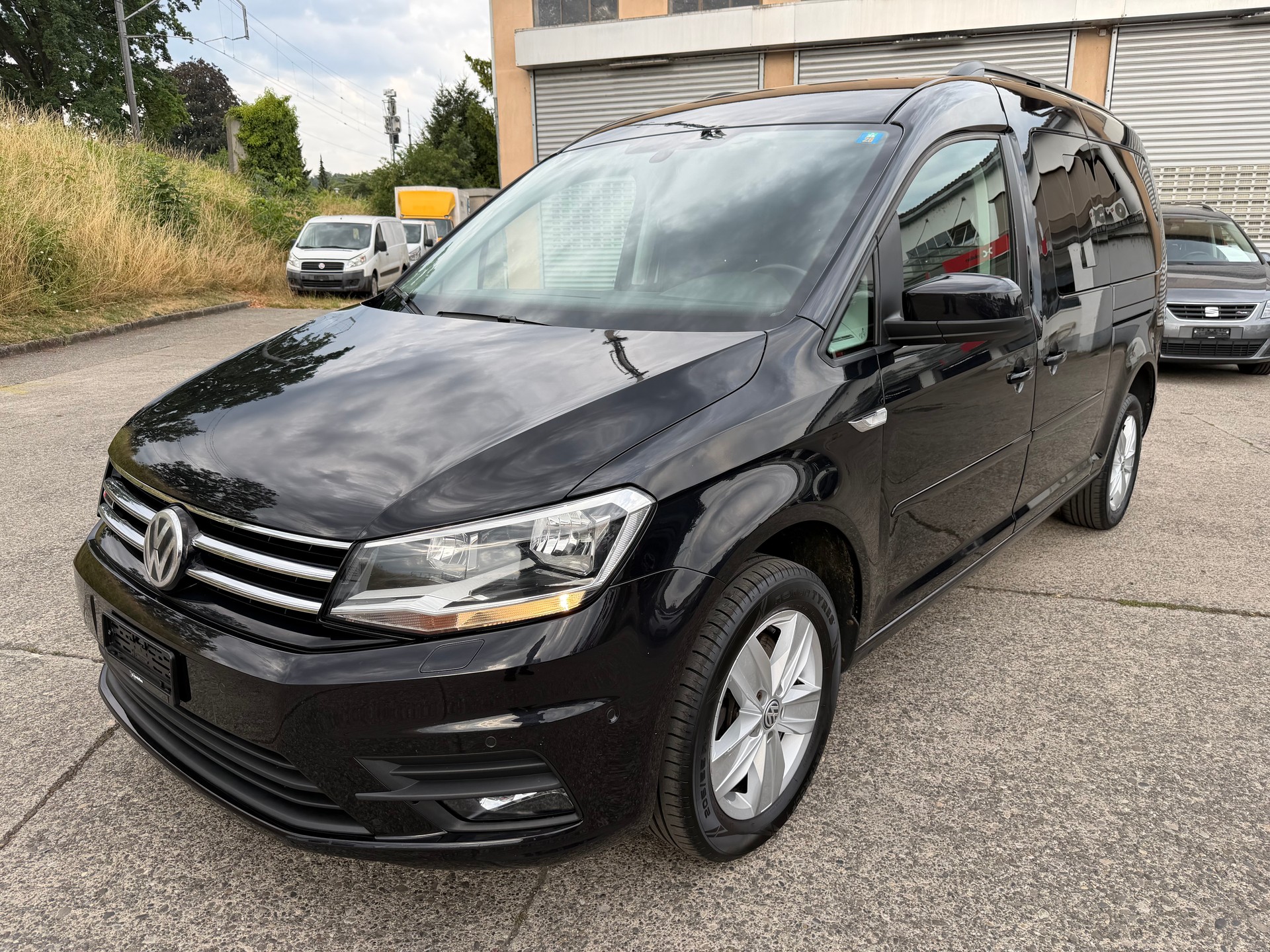 VW Caddy Maxi 2.0 TDI Comfortline 4Motion DSG-image-0