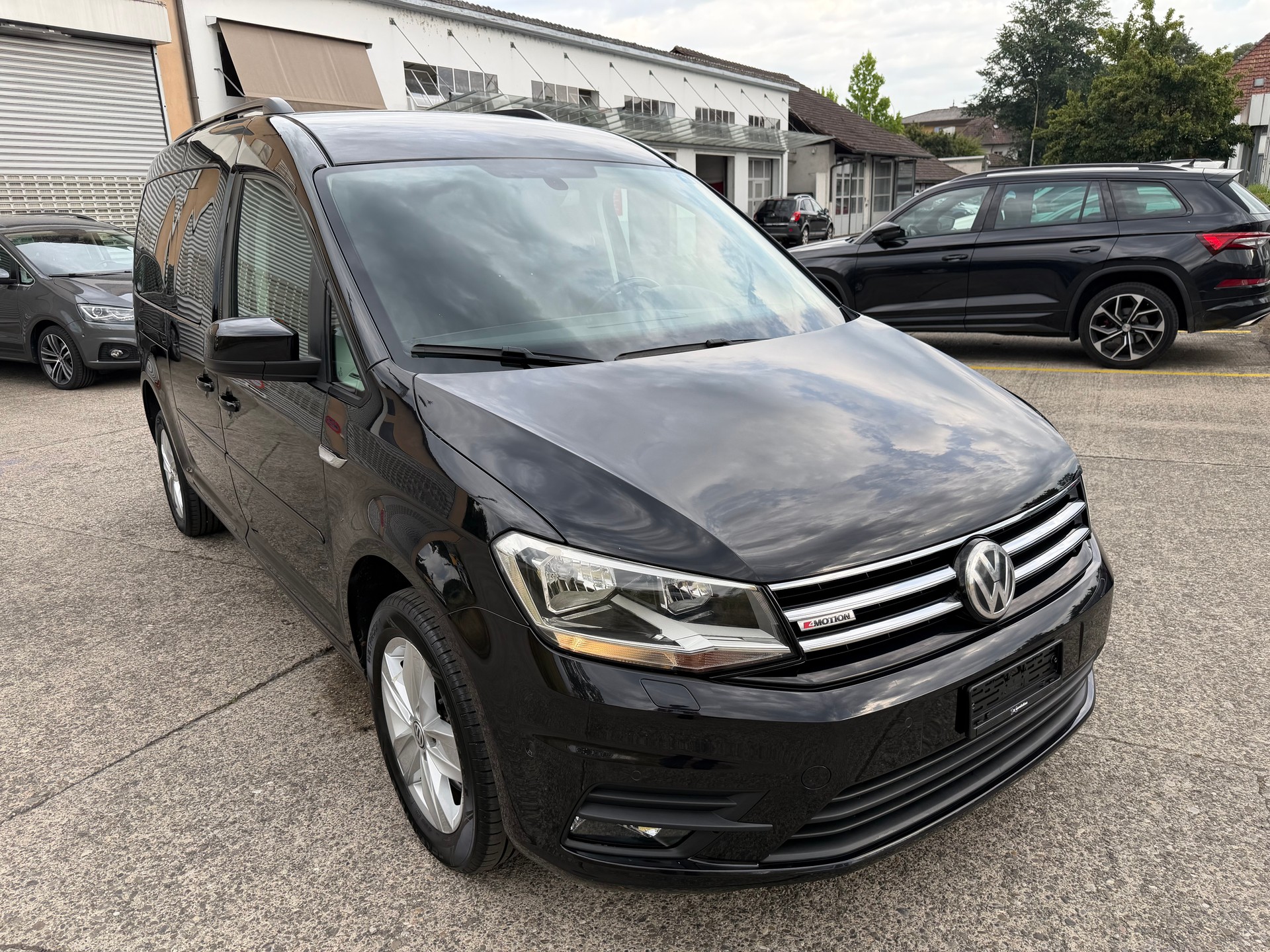 VW Caddy Maxi 2.0 TDI Comfortline 4Motion DSG-image-5