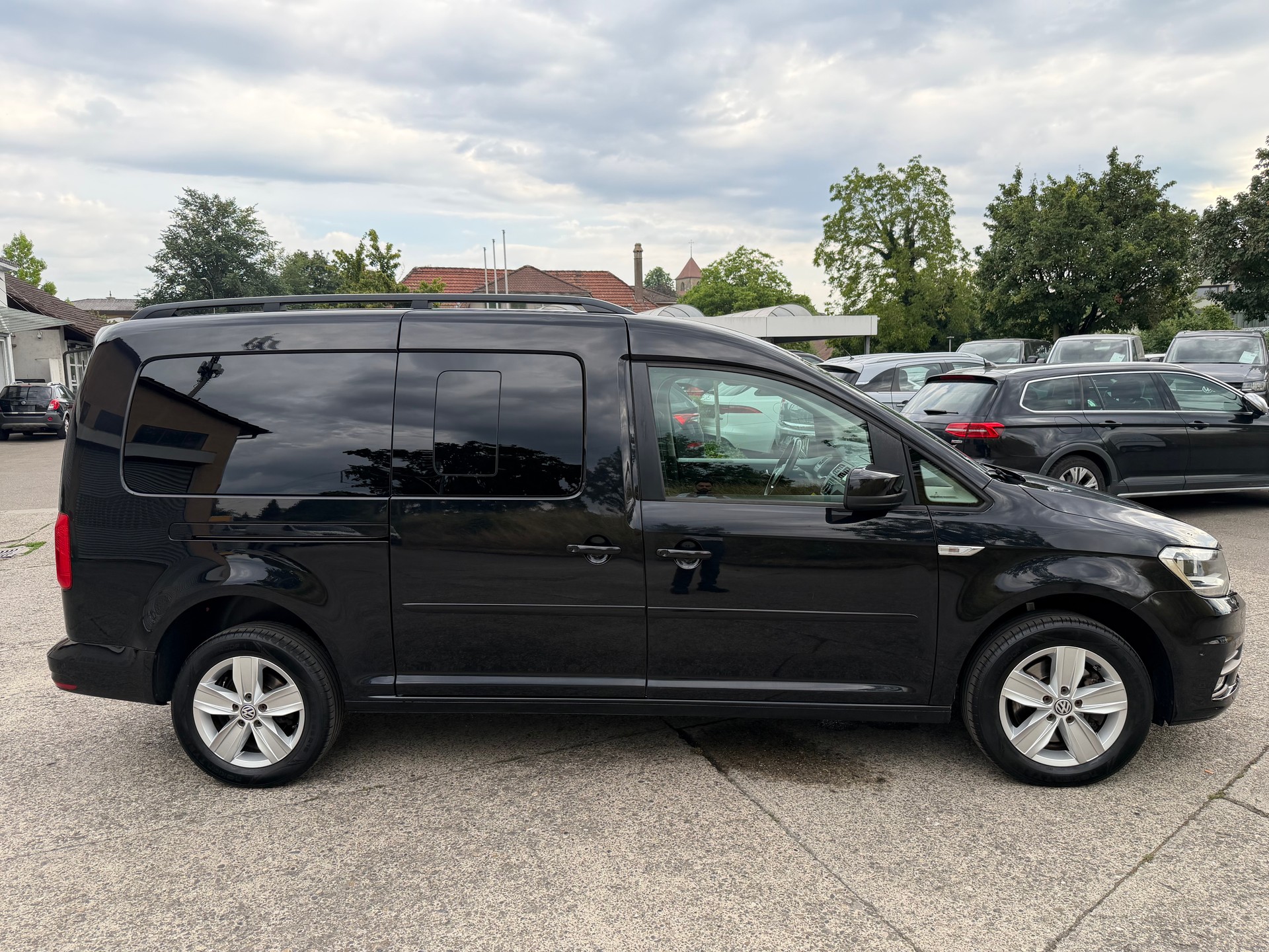 VW Caddy Maxi 2.0 TDI Comfortline 4Motion DSG-image-4