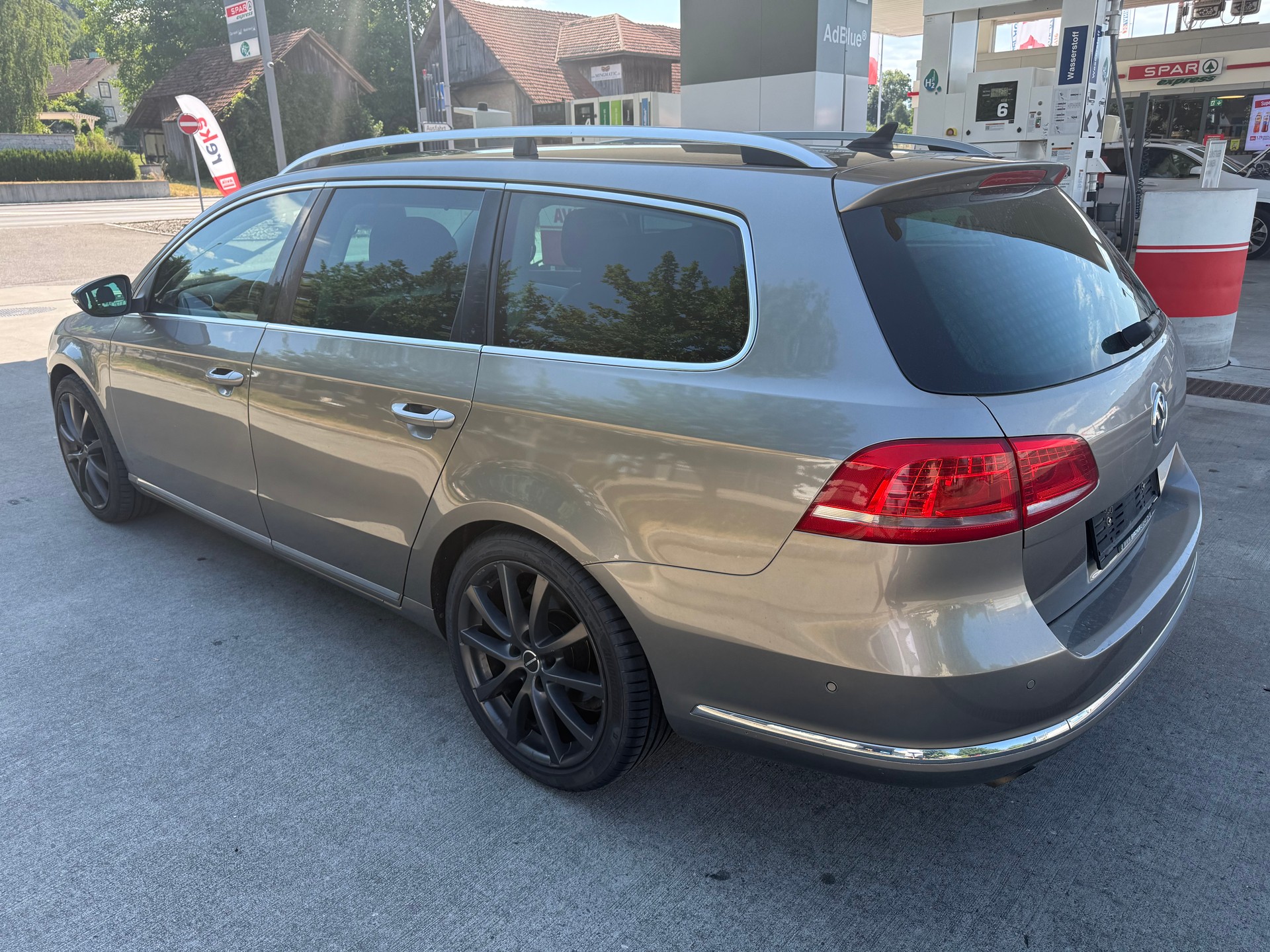 VW Passat Variant 2.0 TDI BMT Highline 4MDSG-image-5