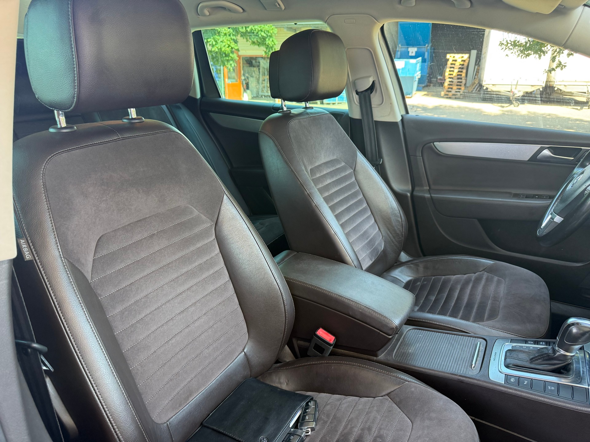 VW Passat Variant 2.0 TDI BMT Highline 4MDSG-image-12