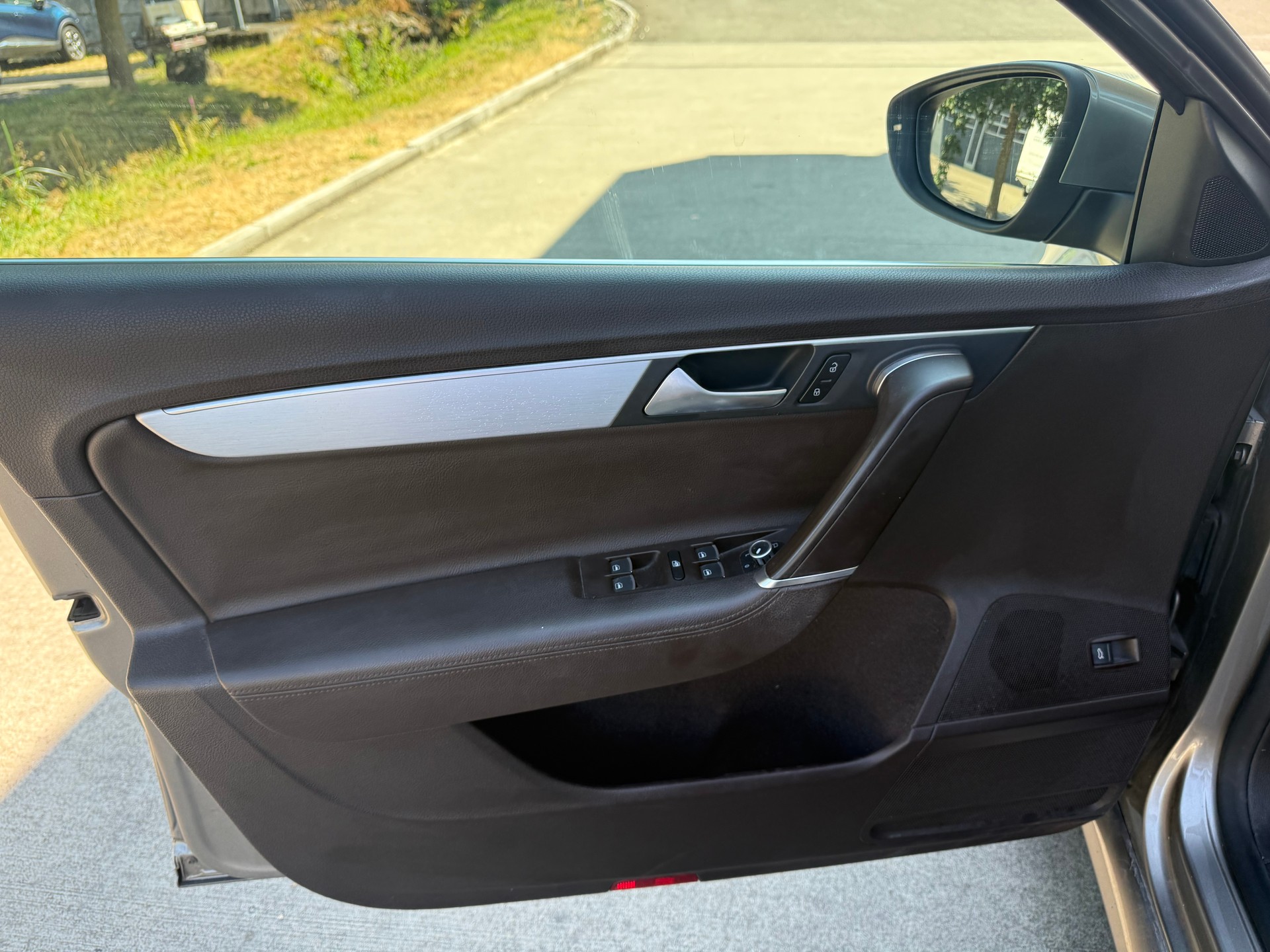 VW Passat Variant 2.0 TDI BMT Highline 4MDSG-image-14