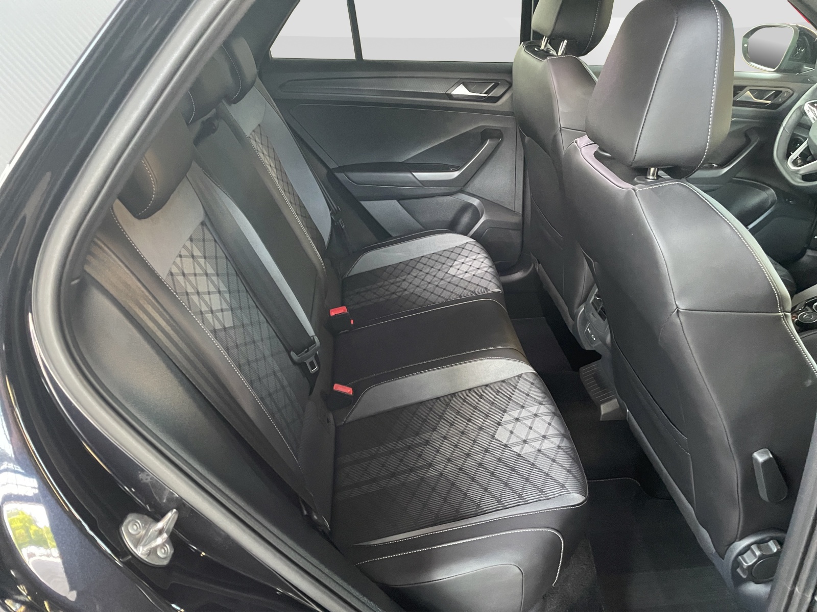 VW T-Roc 2.0 TSI R-Line DSG 4motion-image-9
