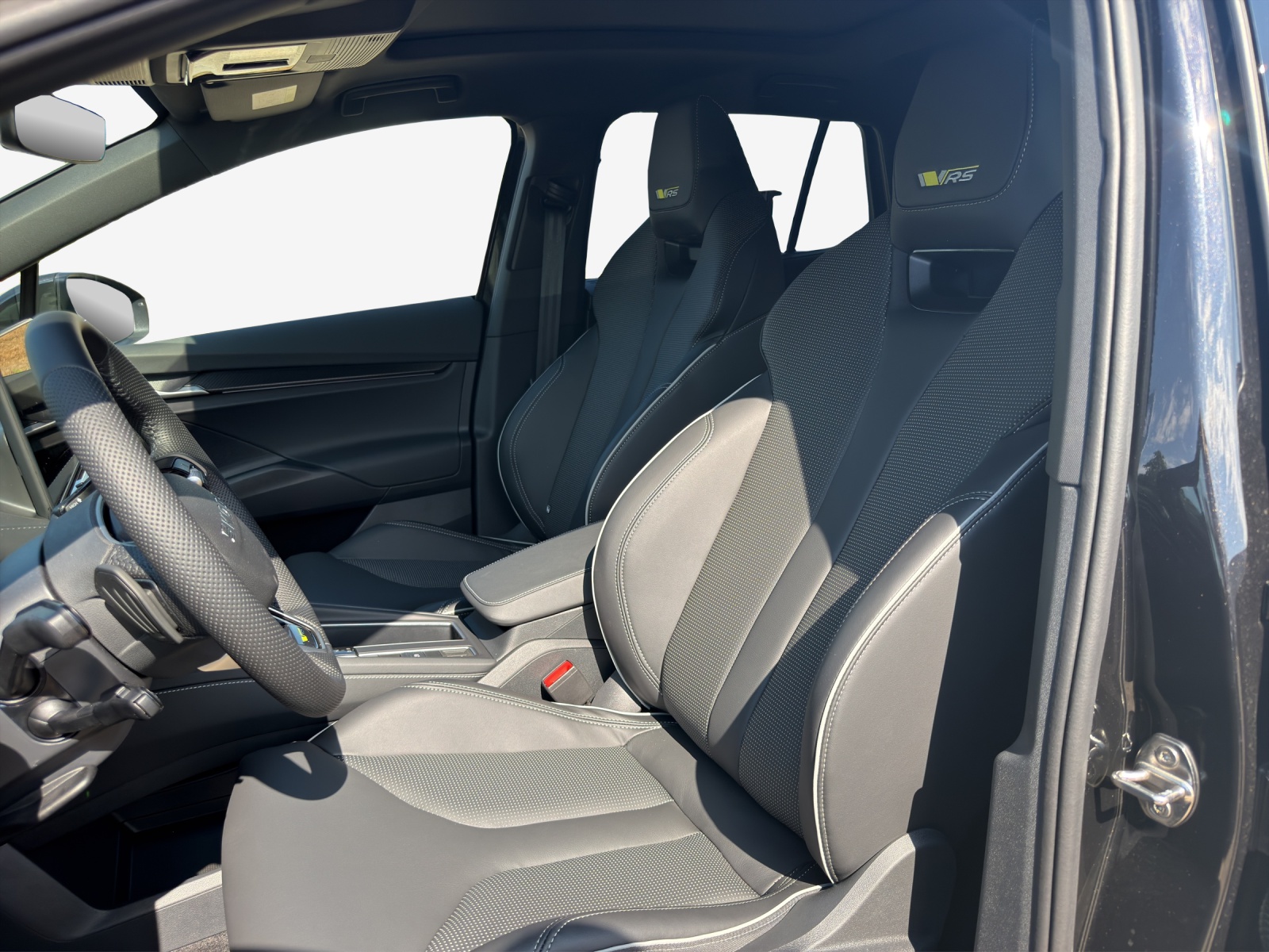 SKODA Enyaq RS 85x 4x4-image-7
