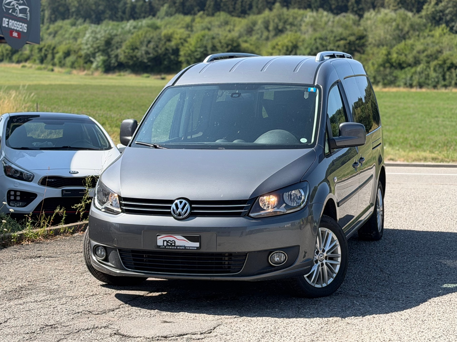 VW Caddy Maxi 1.6 TDI CR Blue Motion Family CUP-image-0