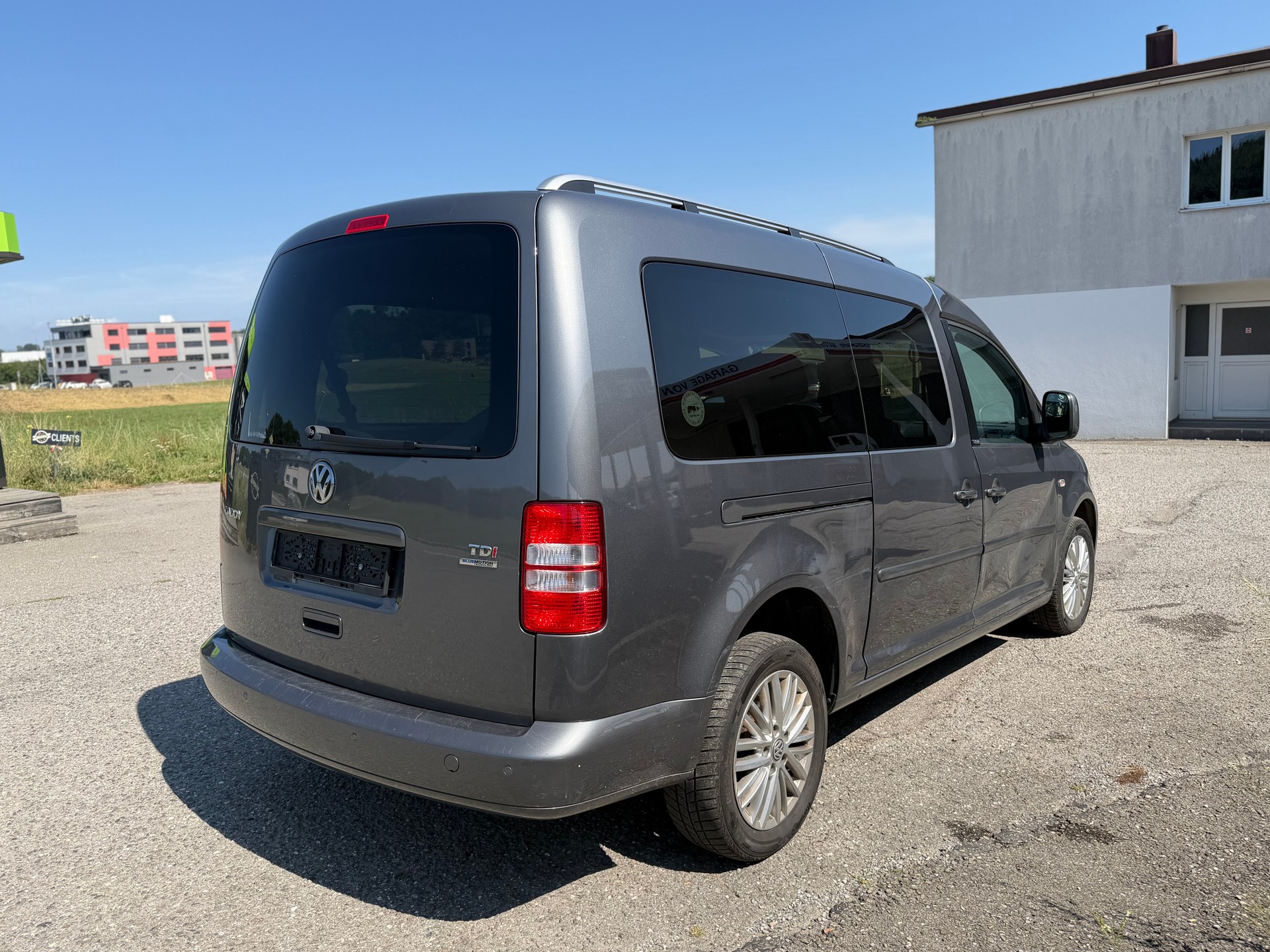 VW Caddy Maxi 1.6 TDI CR Blue Motion Family CUP-image-4