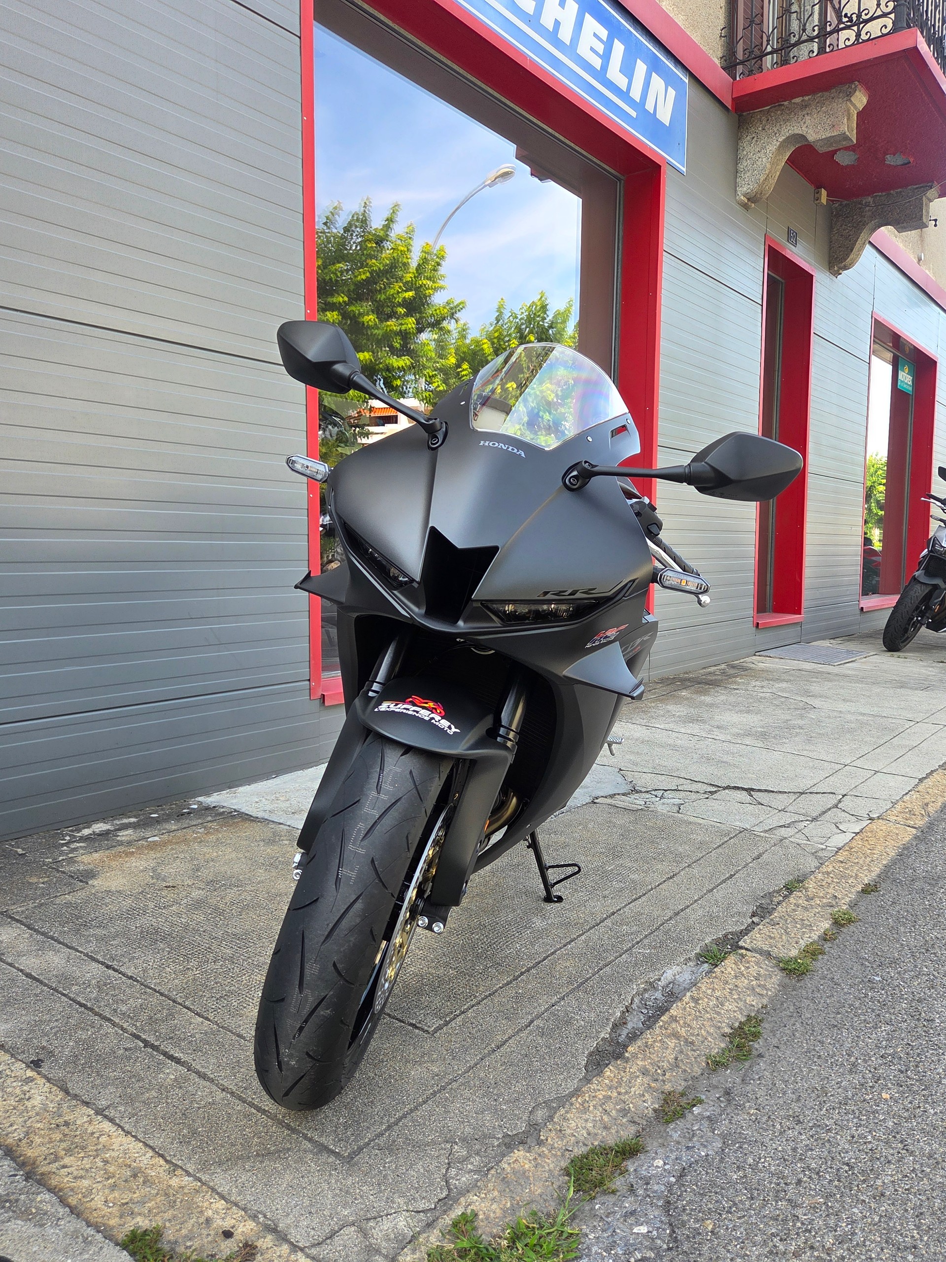 HONDA CBR 600 RR-image-1