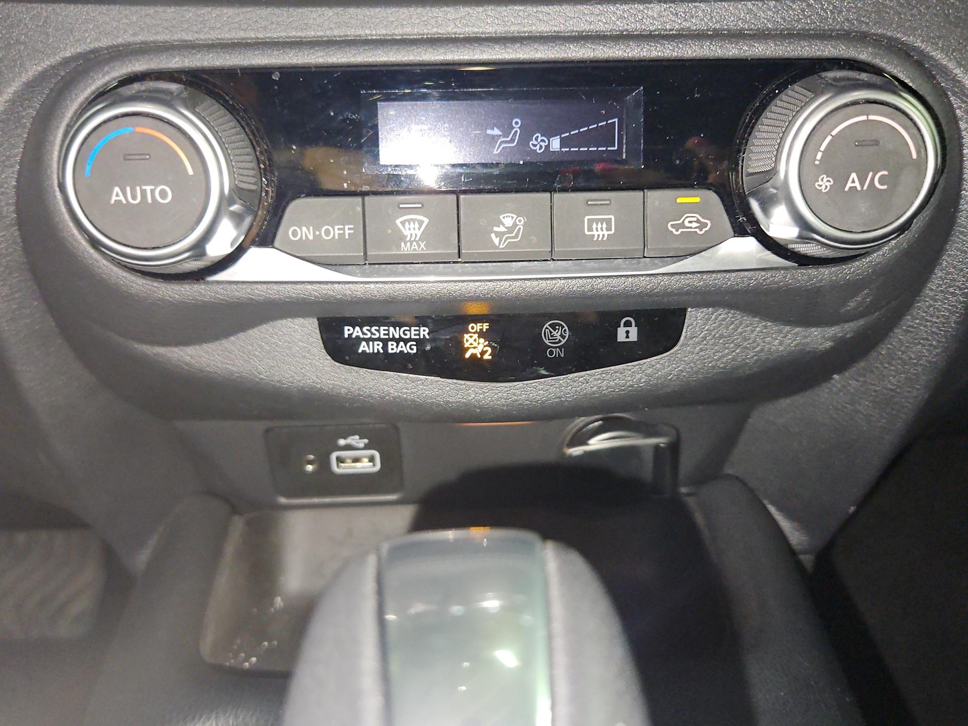 NISSAN Juke 1.6 FHEV N-Connecta-image-21