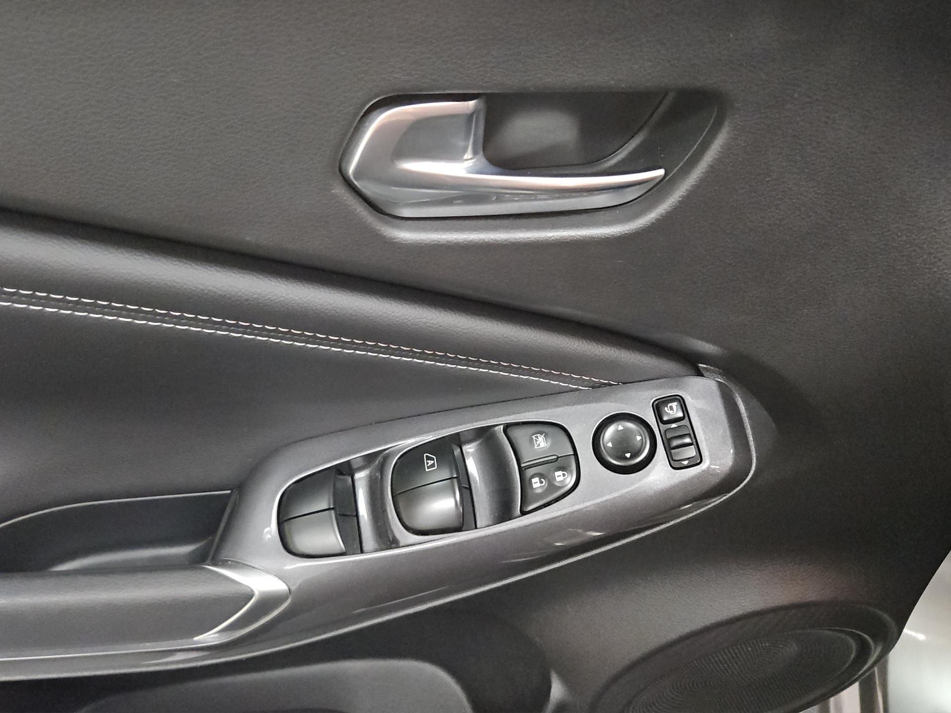 NISSAN Juke 1.6 FHEV N-Connecta-image-18