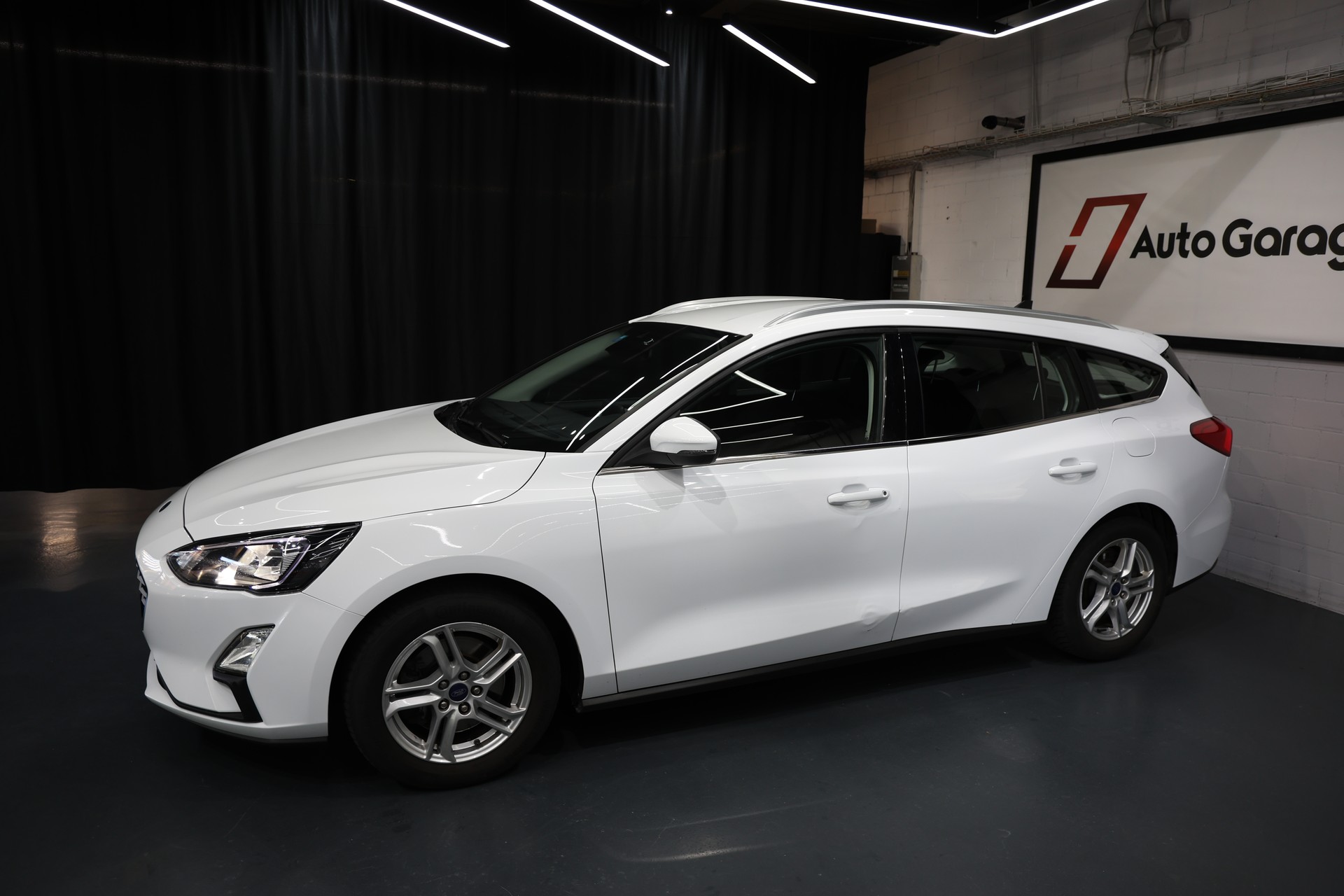 FORD Focus 1.0 SCTi Cool Connect-image-2