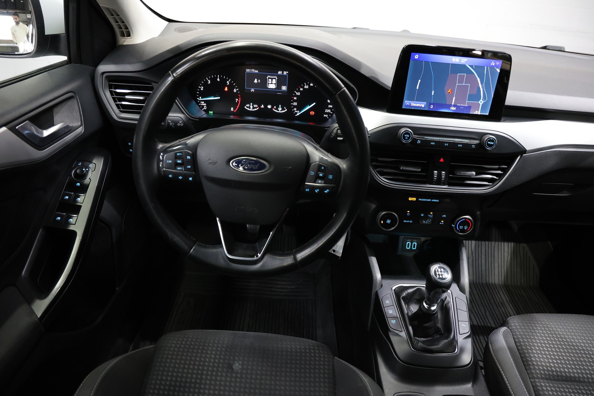 FORD Focus 1.0 SCTi Cool Connect-image-22